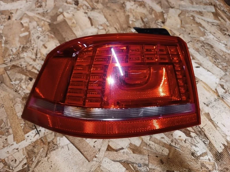 Фонарь Volkswagen Passat 2013 365