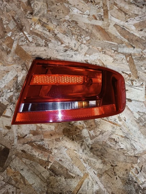 Фонарь Audi A4 2010 8K2