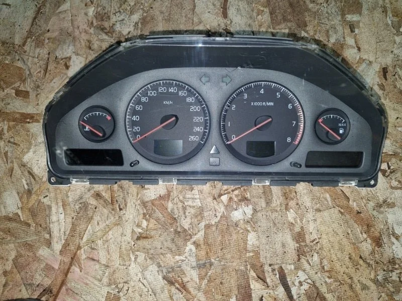 Щиток приборов Volvo XC70 2002 SZ