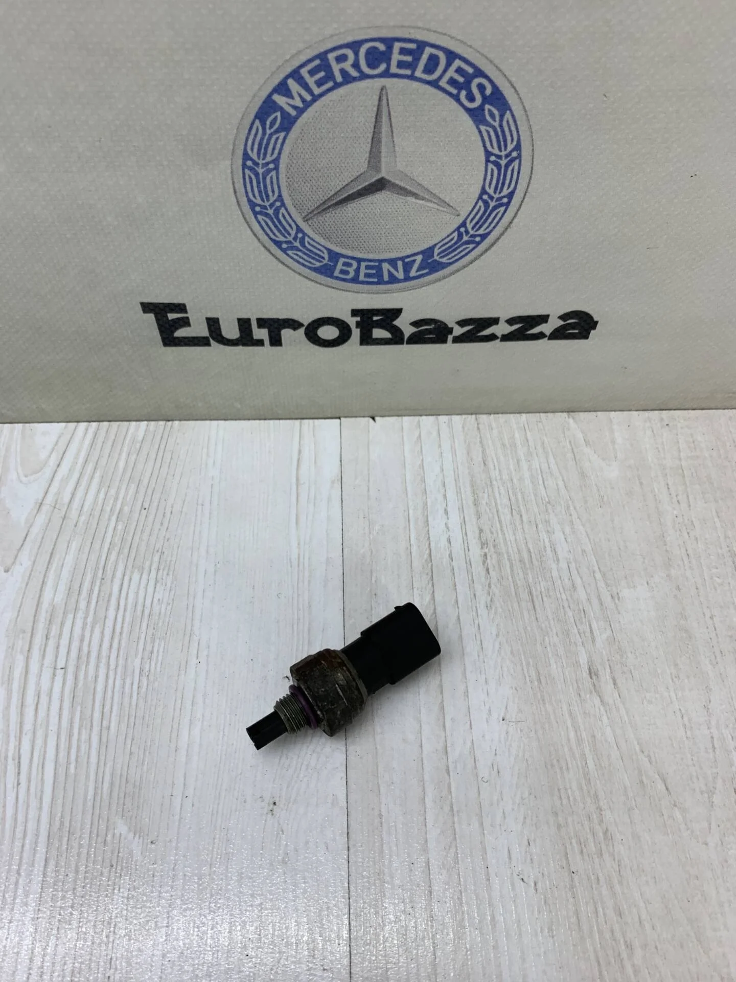 Датчик давления кондиционера Mercedes W211