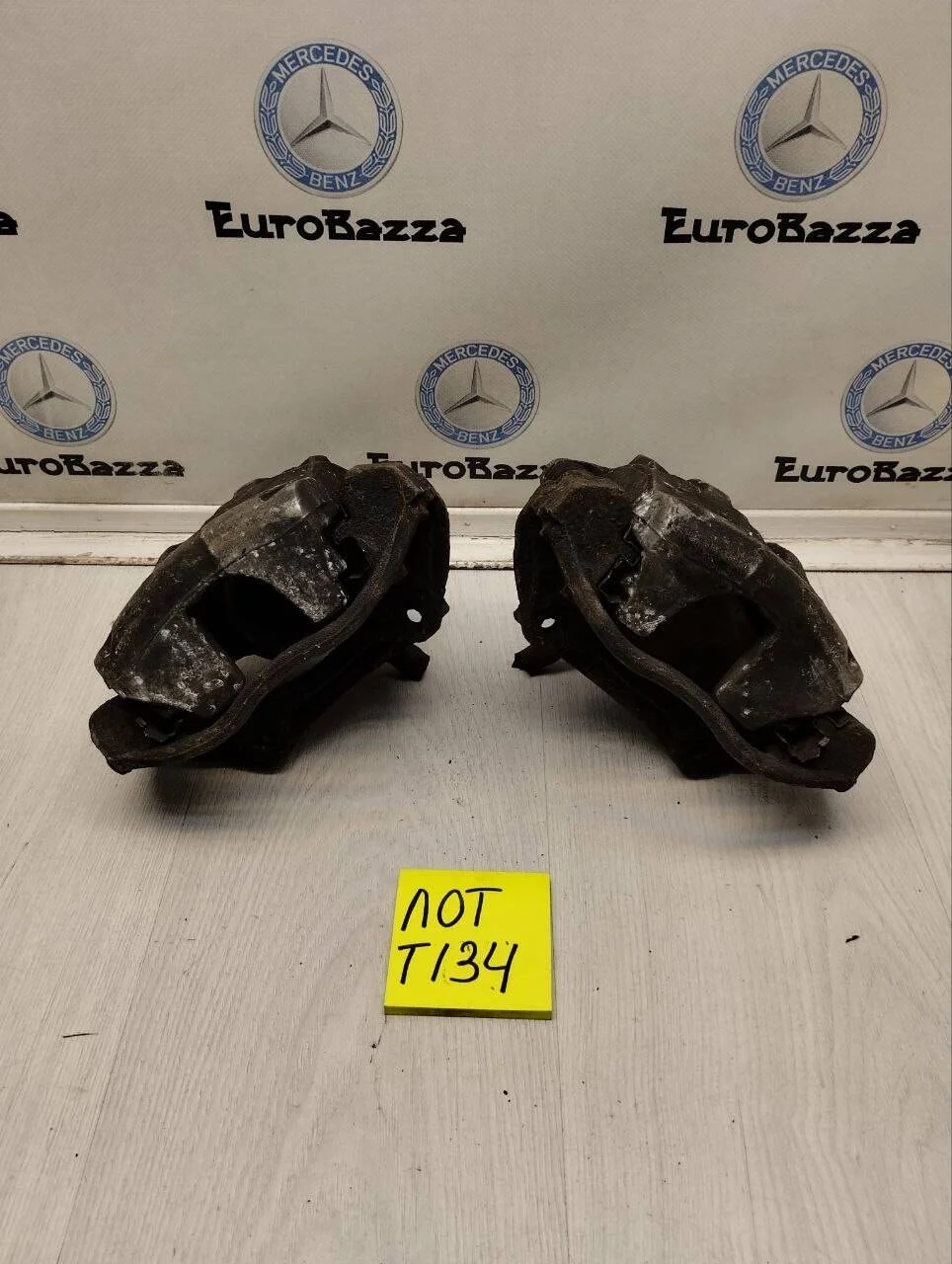 Тормозной суппорт передний Mercedes W211