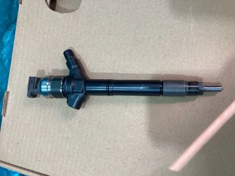 Форсунка топливная Toyota Land Cruiser 2011 2367059037 URJ200 1VD-FTV 4.5