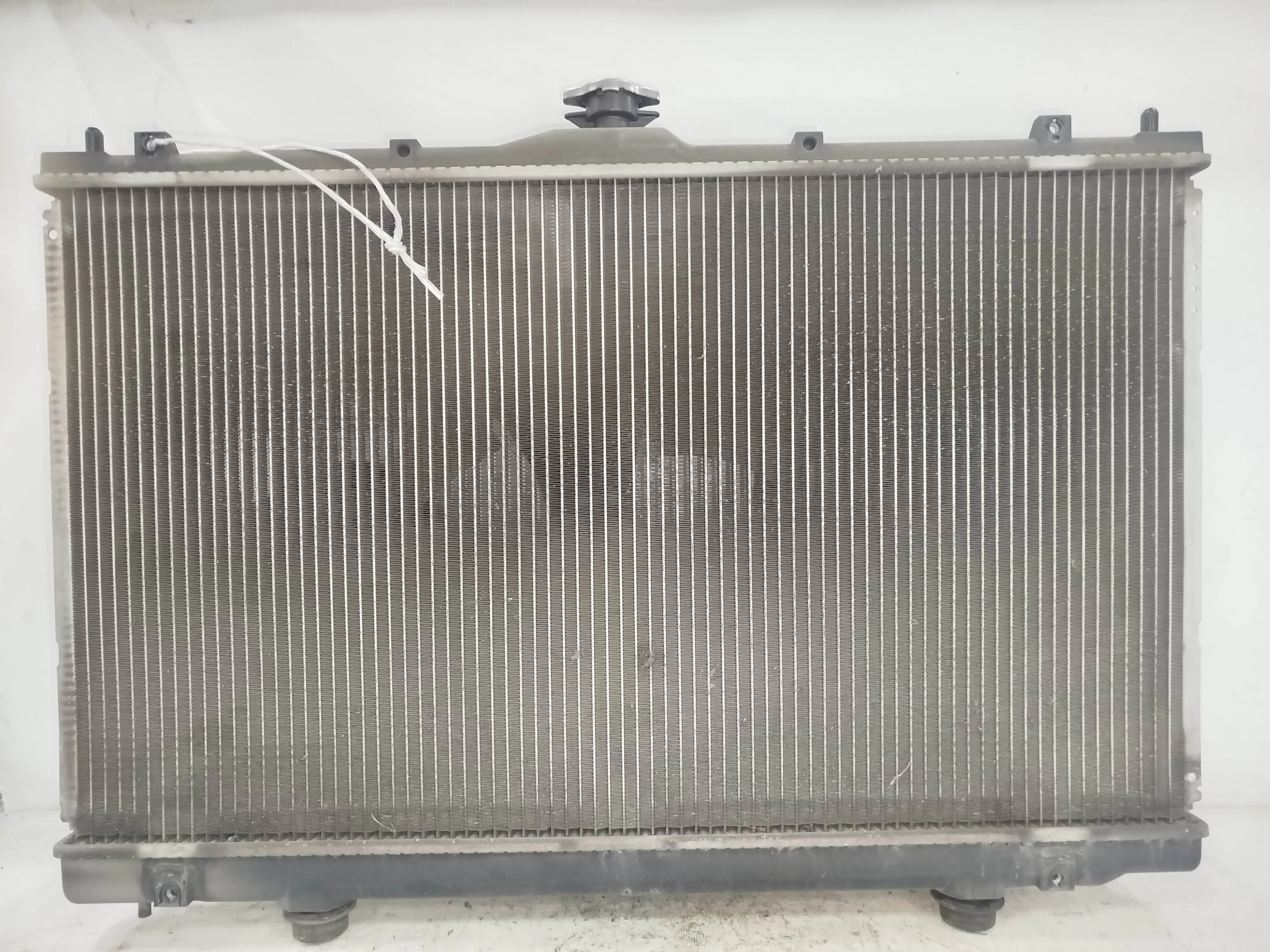 РАДИАТОР ДВИГАТЕЛЯ MITSUBISHI MR993566 KE587Z