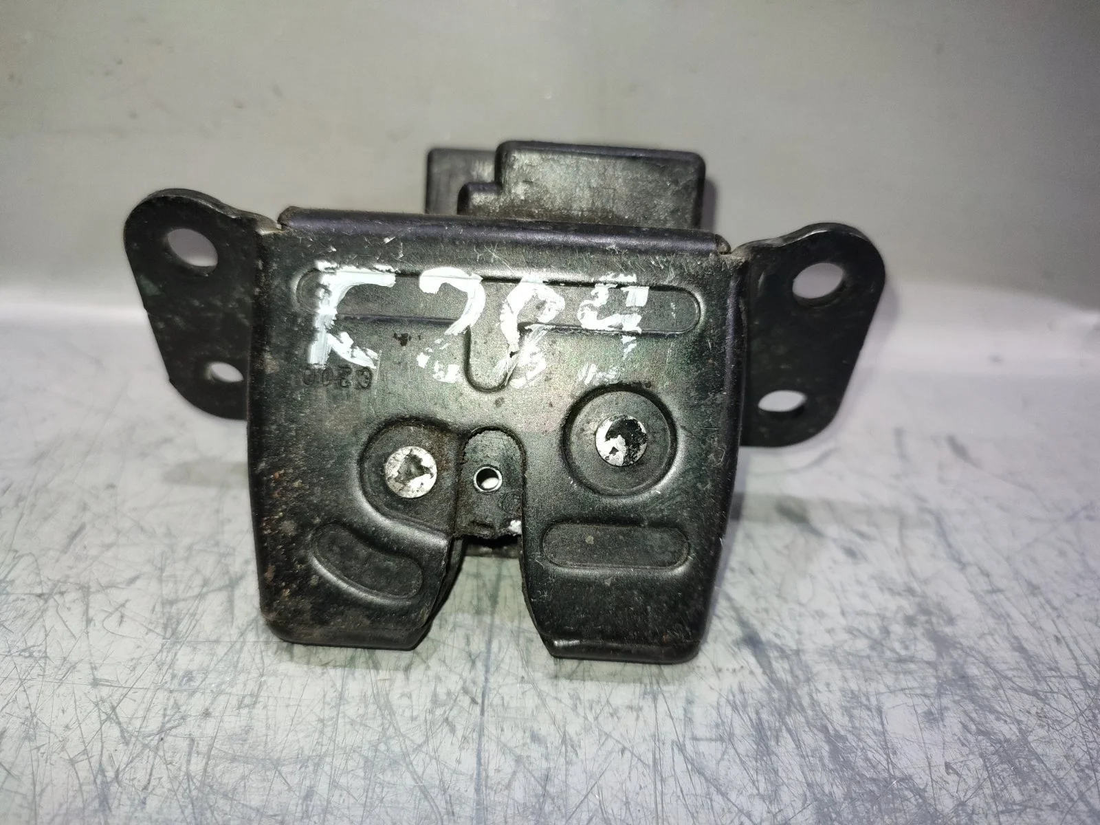 Замок двери багажника SsangYong Actyon 2015 C200