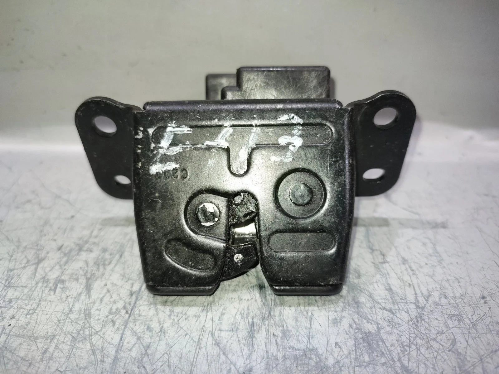 Замок двери багажника SsangYong Actyon 2014 C200