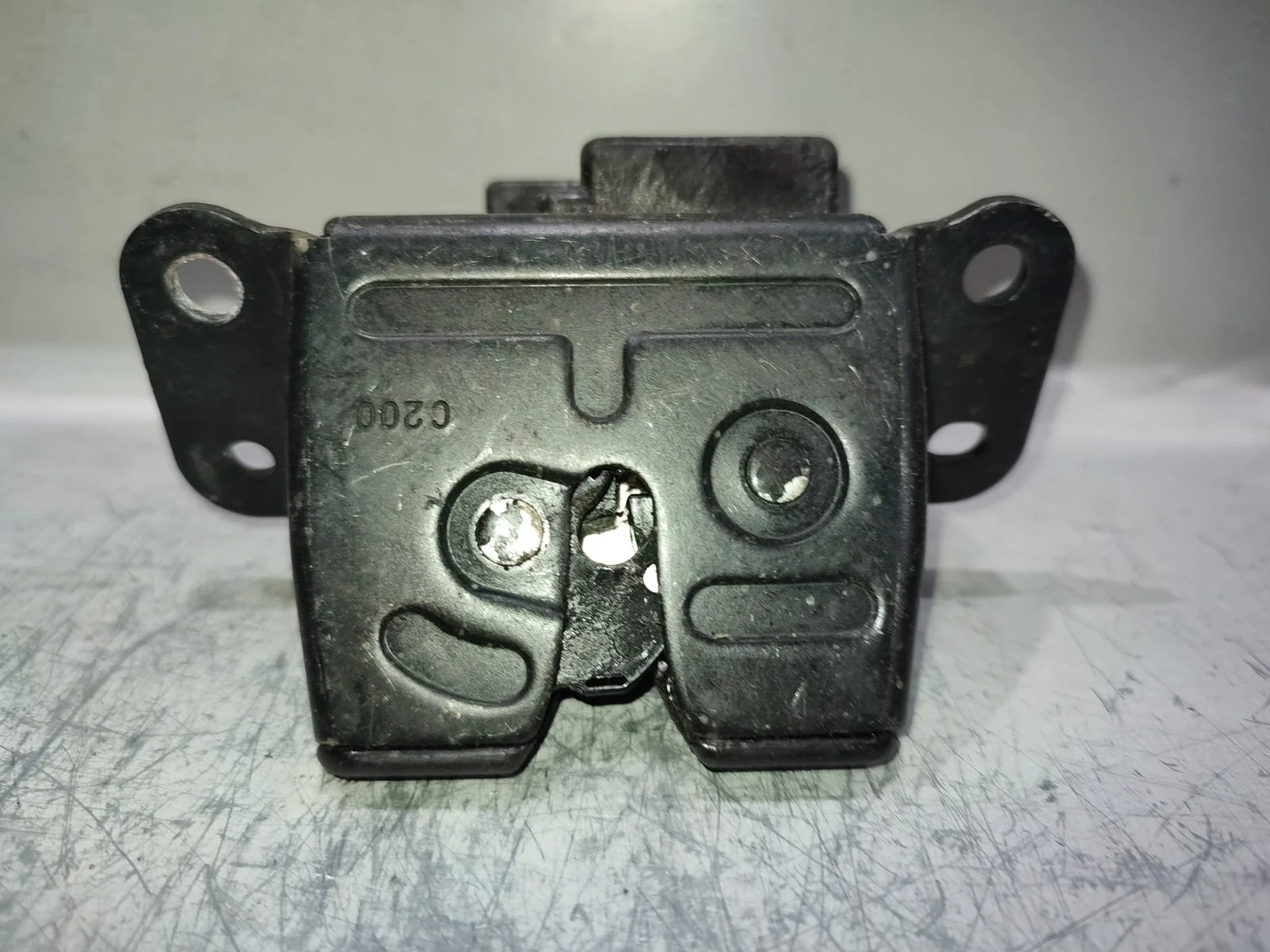 Замок двери багажника SsangYong Actyon 2014 C200