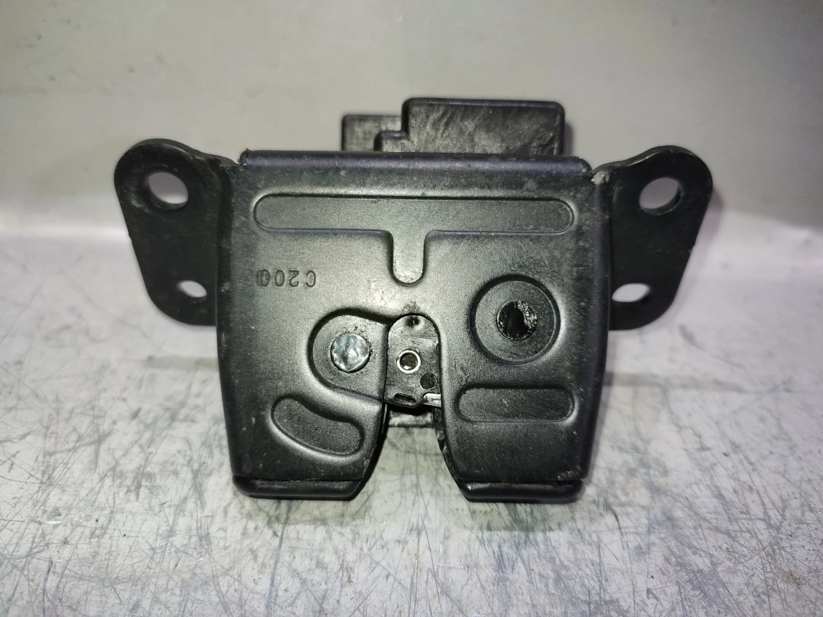 Замок двери багажника SsangYong Actyon 2014 C200