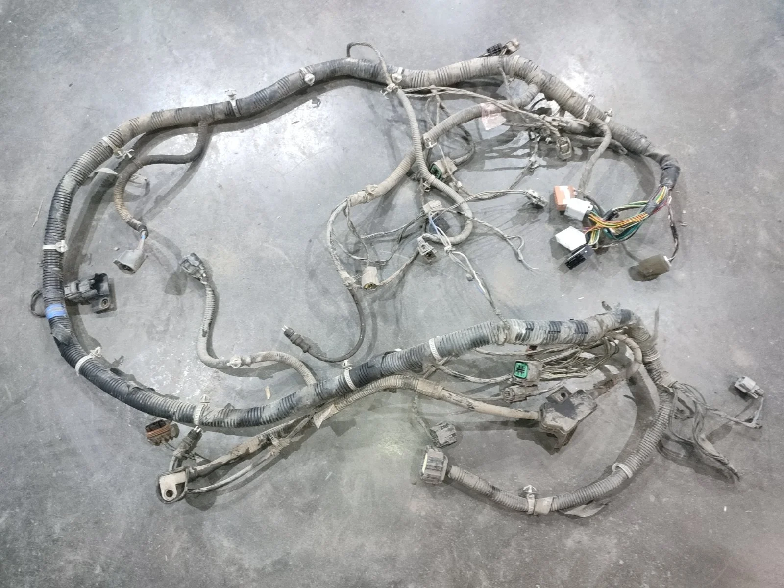 Электропроводка (жгут) моторного отсека SsangYong Kyron 2008 D130