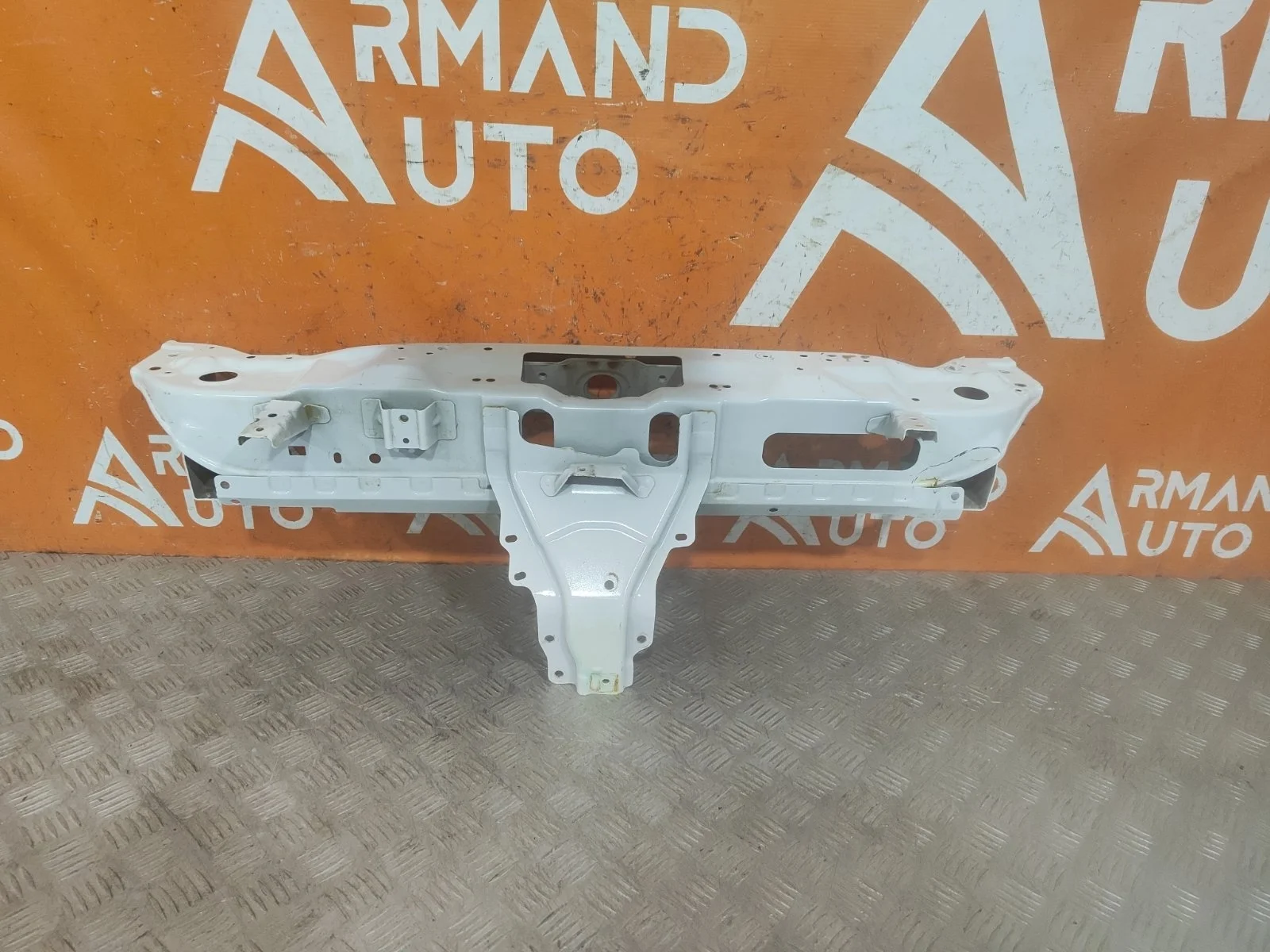 Панель передняя (суппорт радиатора) верхняя Mitsubishi ASX 2010-2020 GA0