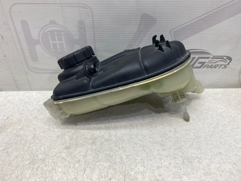 Расширительный бачок Mercedes-benz 2014 W246