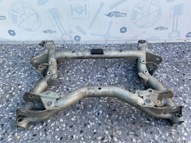 Подрамник передний Mercedes-benz 2014 W212