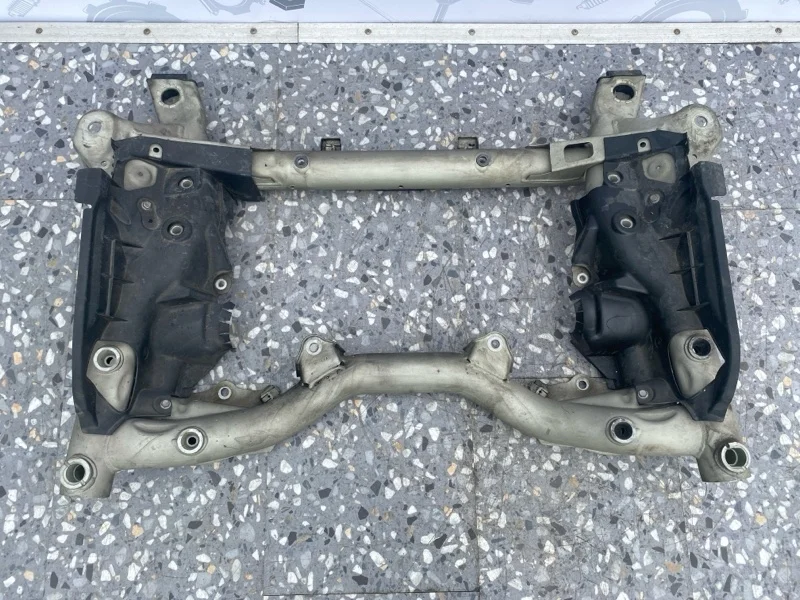 Подрамник передний Mercedes-benz 2013 W212