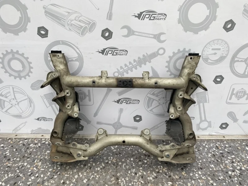 Подрамник передний Mercedes-benz 2013 W212