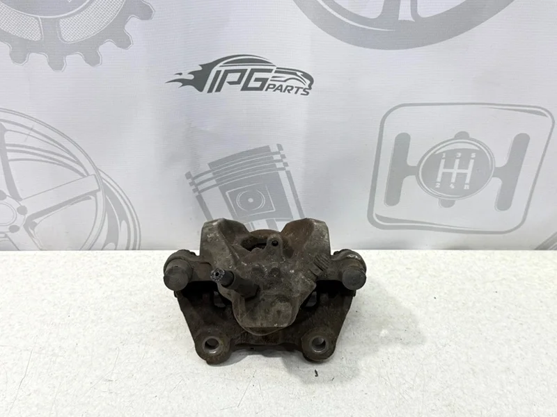 Тормозной суппорт задний левый Mercedes-benz 2010 W204