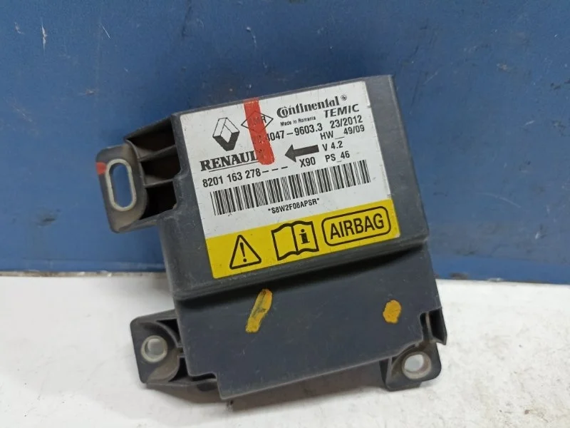 Блок Airbag Renault Logan 1 2012 8201163278