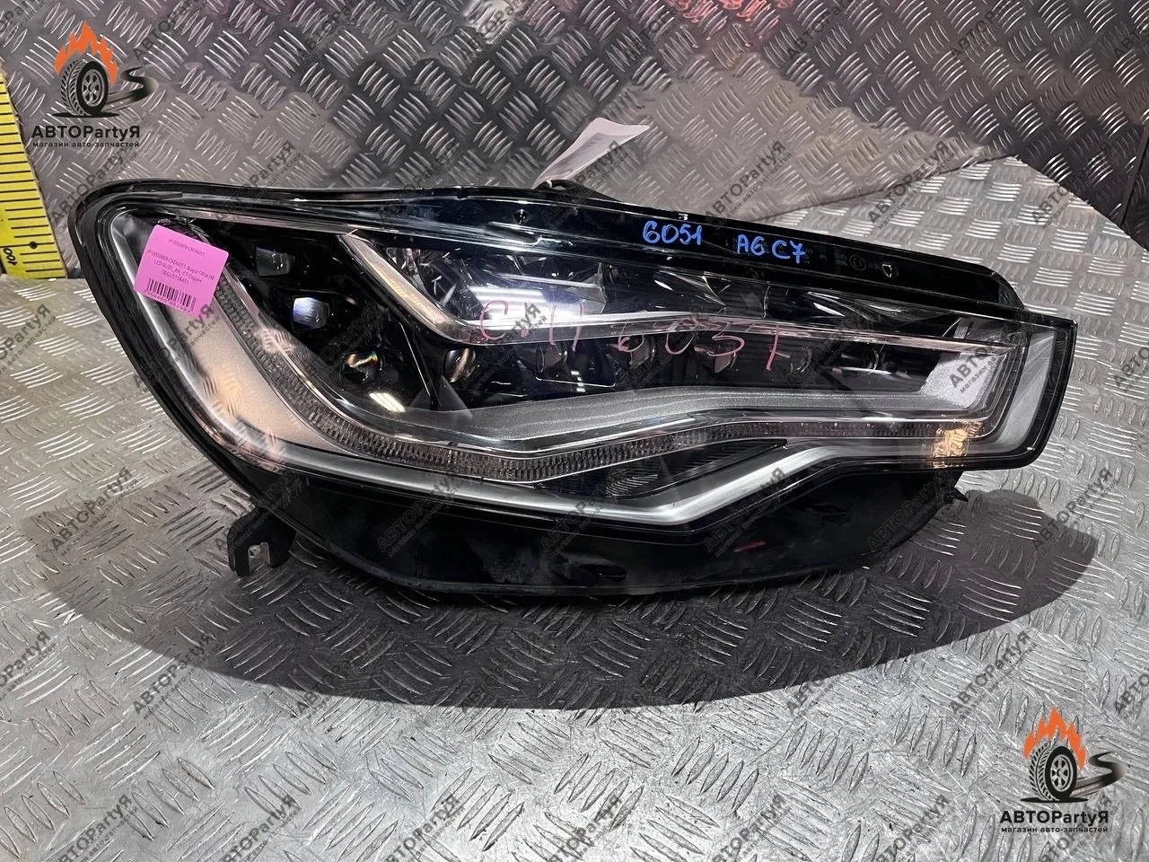 Фара передняя правая  LED AUDI A6 C7
