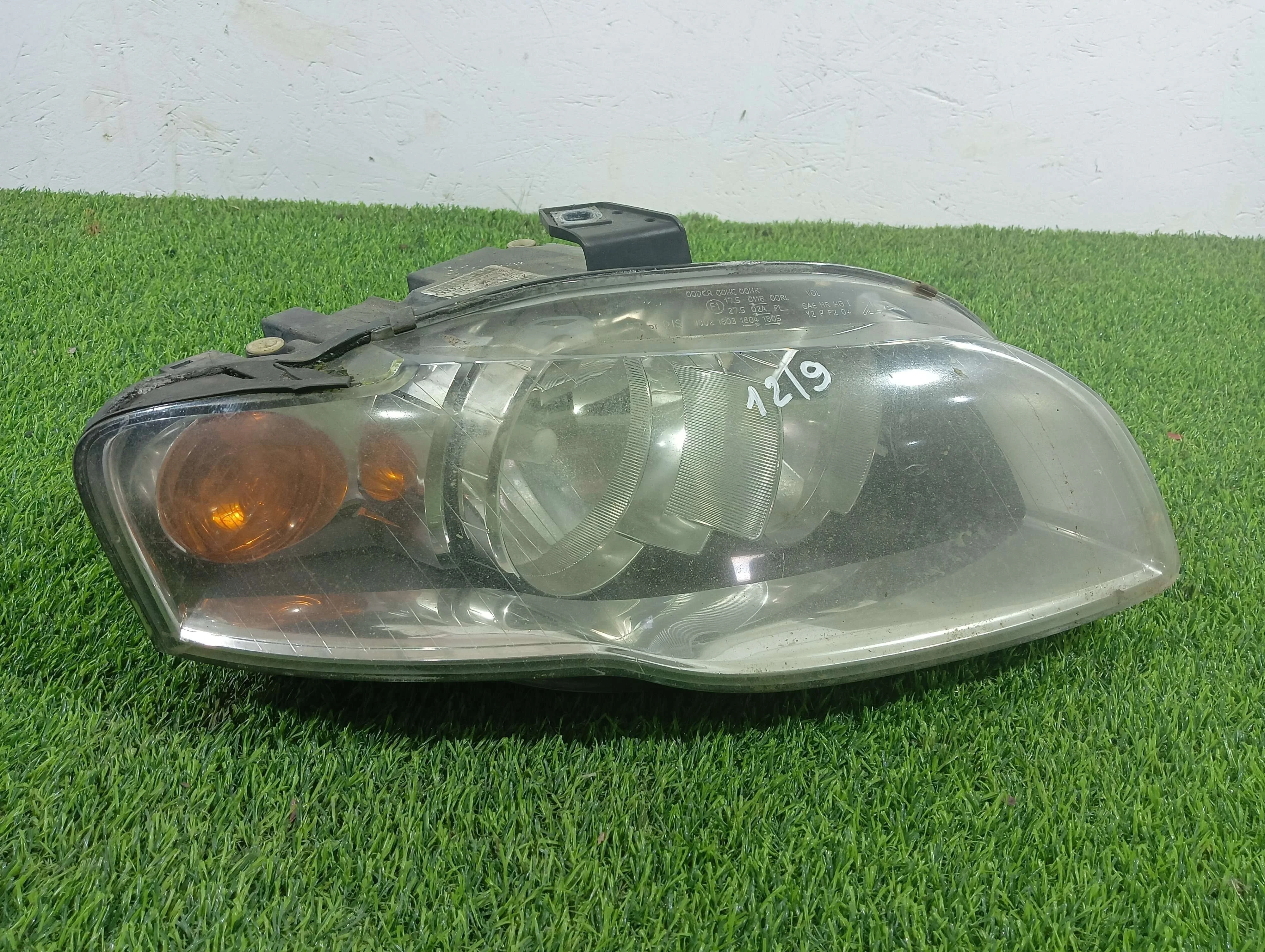 фара правая Audi A4 2.0 дизель 2005