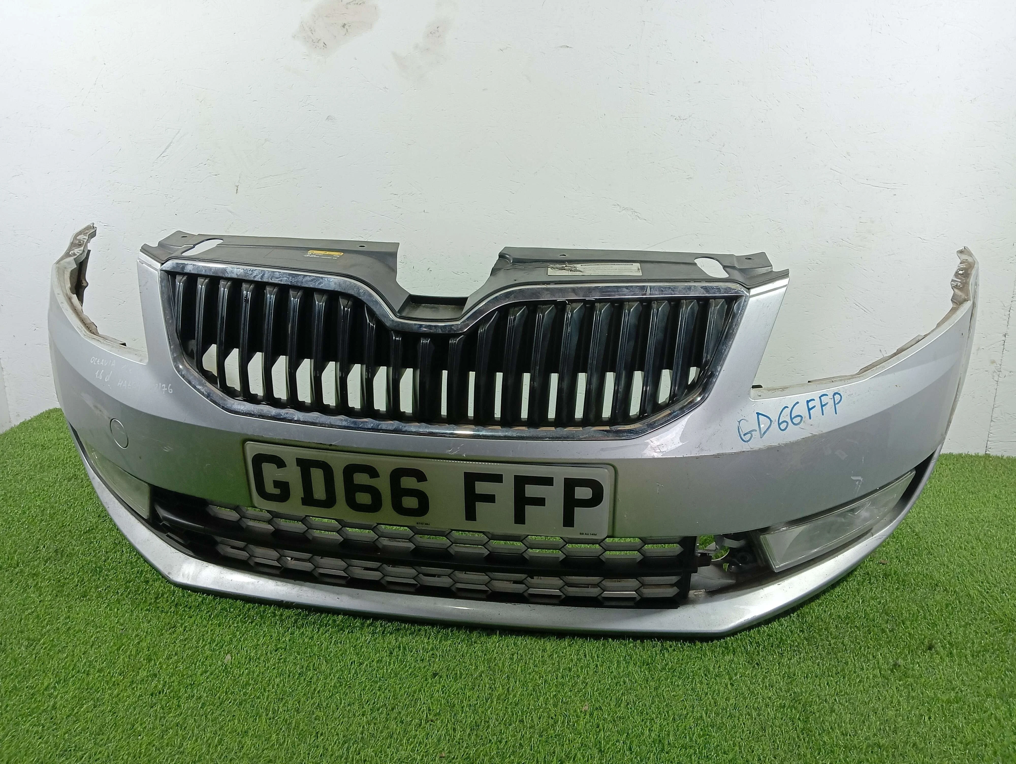 бампер передний Skoda Octavia 1.6 дизель 2016