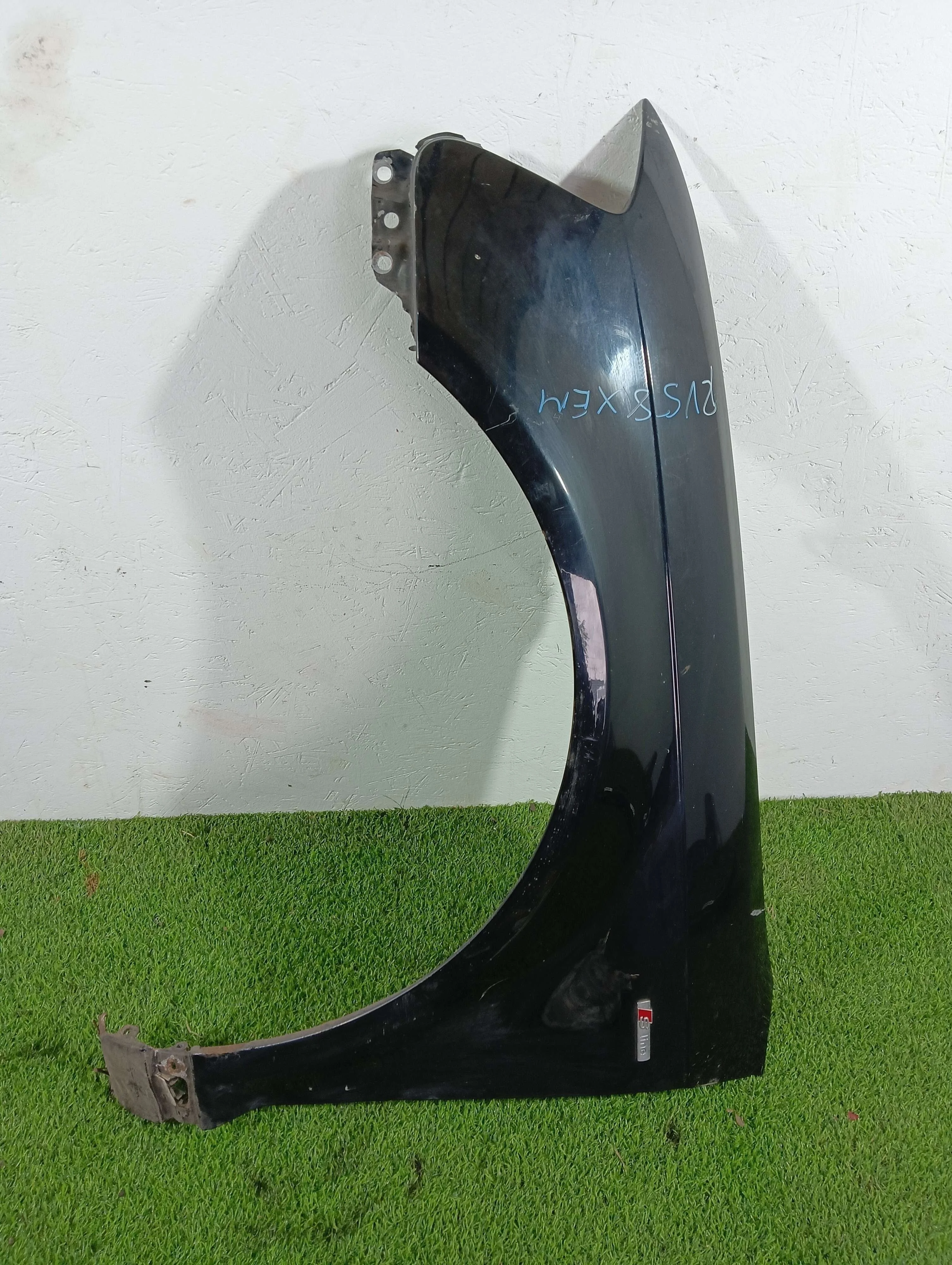 крыло переднее левое Audi A3 2.0 дизель 2008