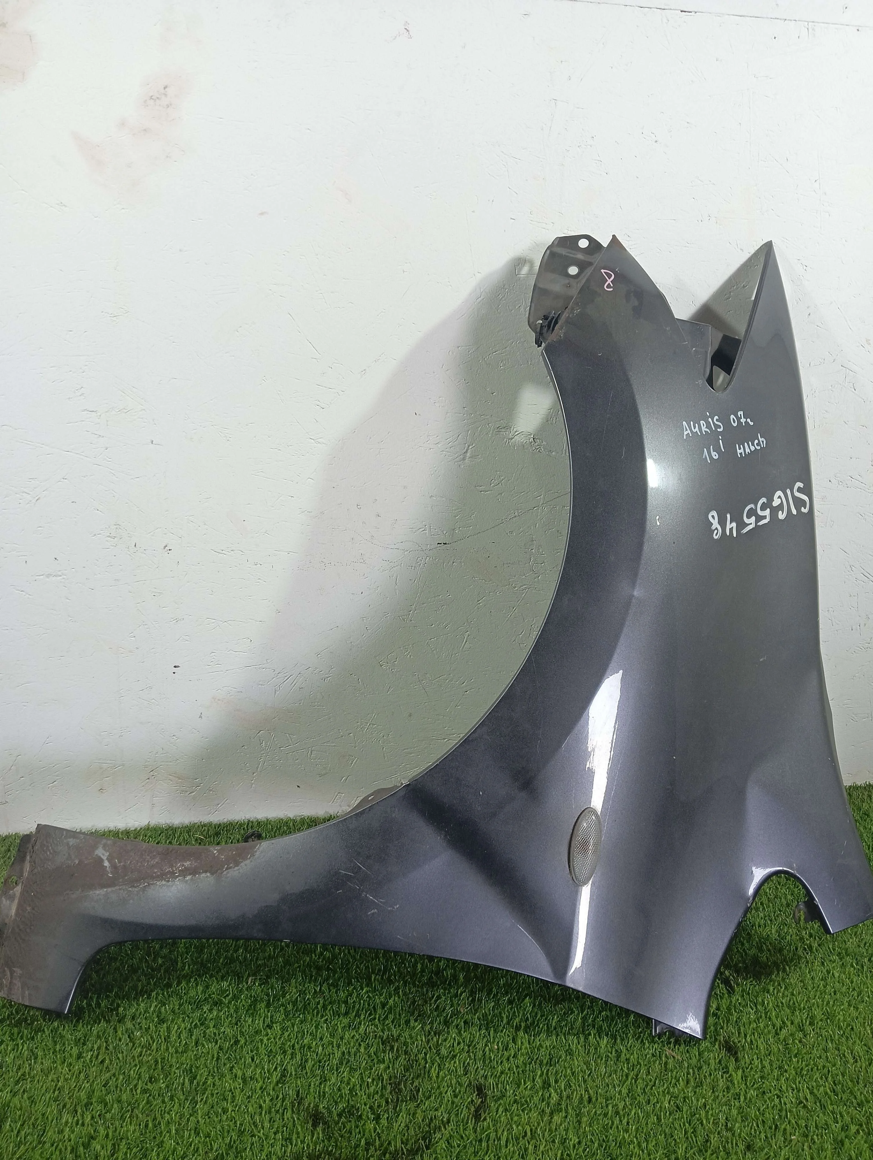 крыло переднее левое Toyota Auris 1.6 бензин 2007