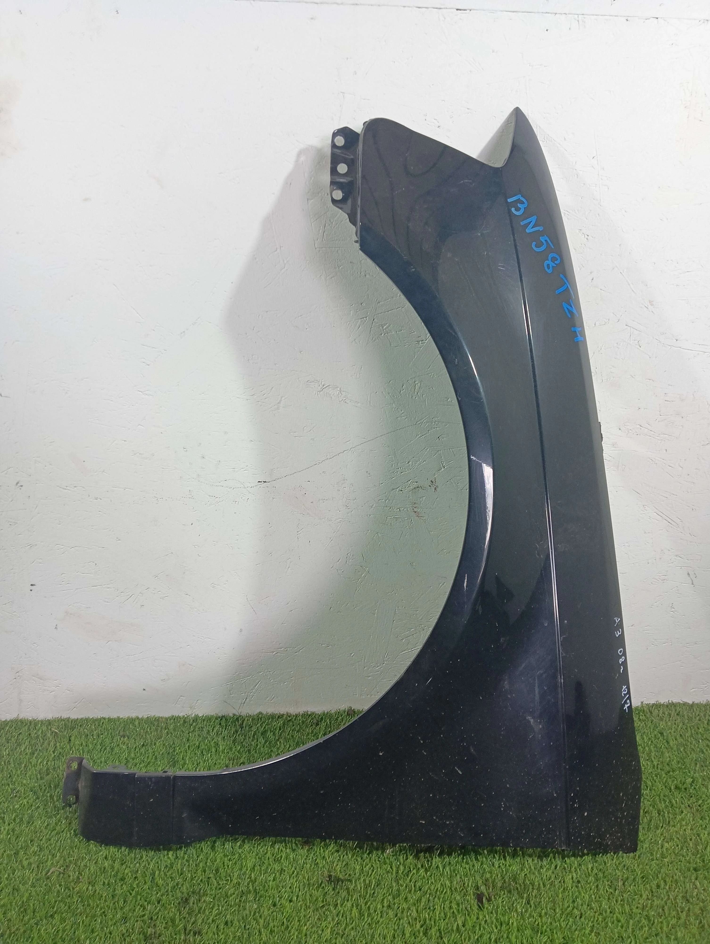 крыло переднее левое Audi A3 2.0 дизель 2008