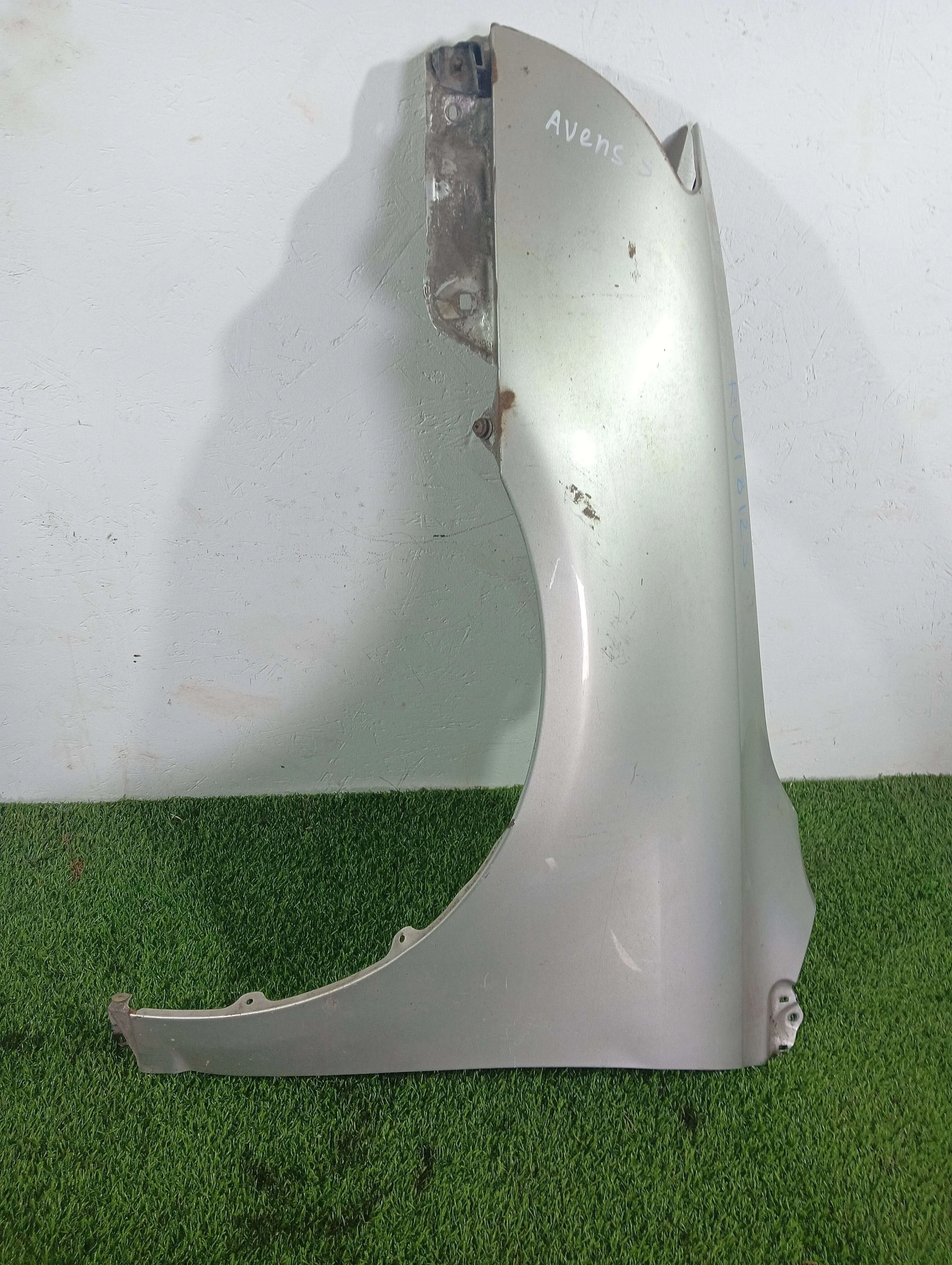 крыло переднее левое Toyota Avensis 1.8 бензин 2008