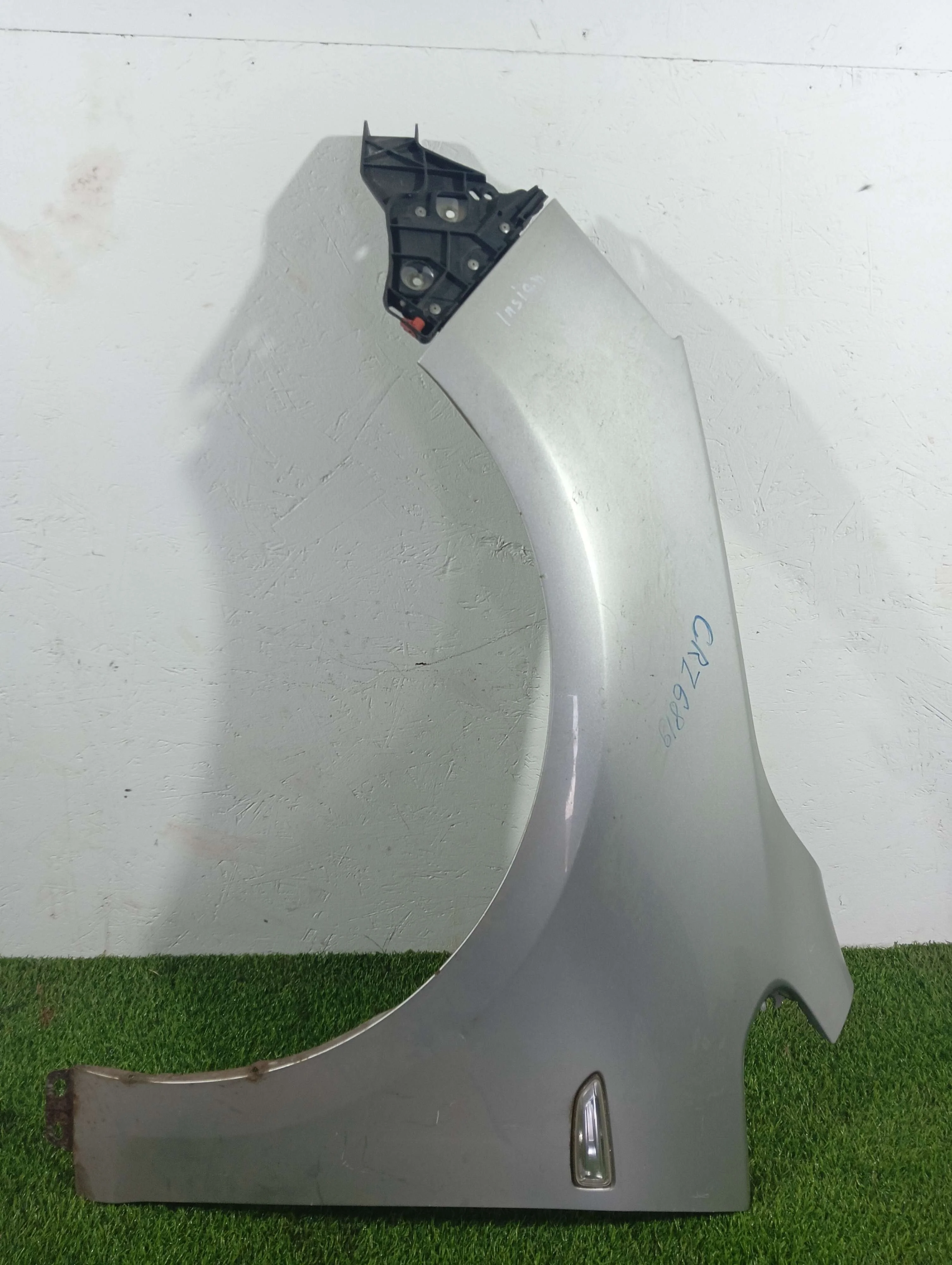 крыло переднее левое Opel Astra 2.0 дизель 2012