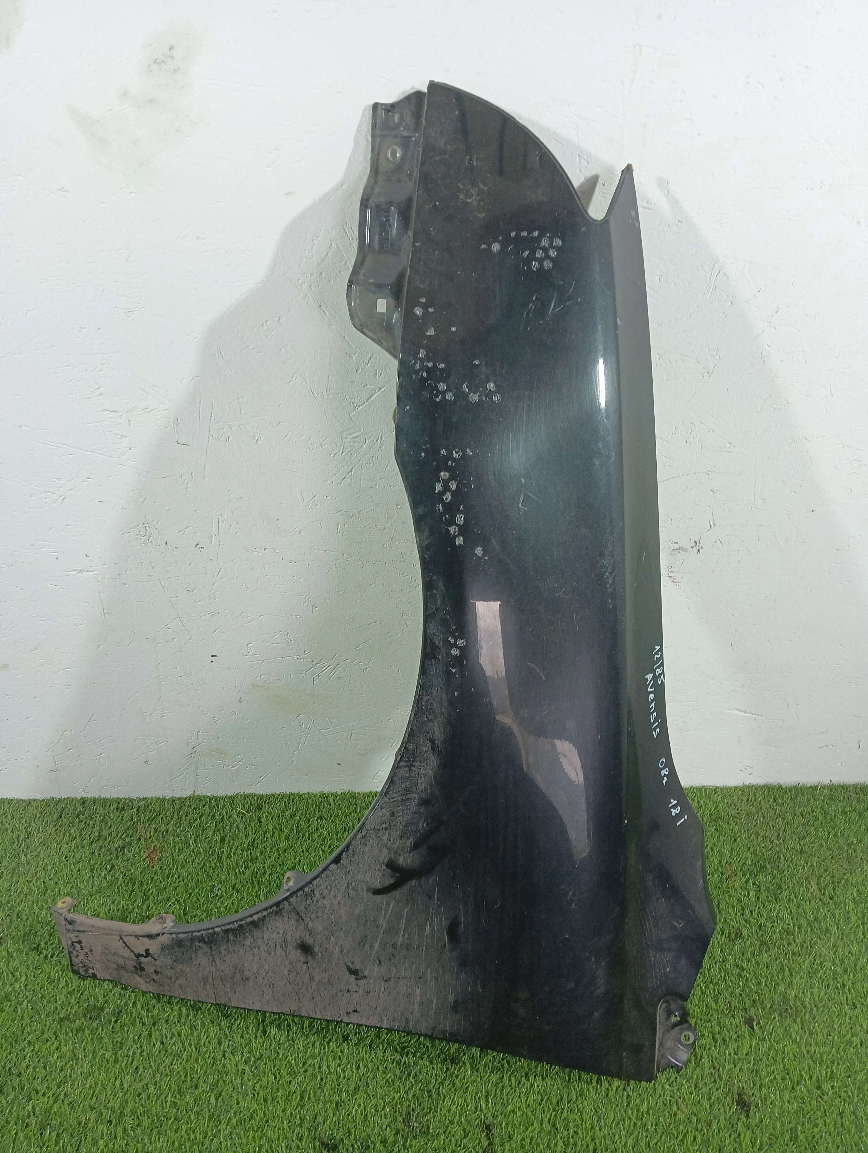 крыло переднее левое Toyota Avensis 1.8 бензин 2008