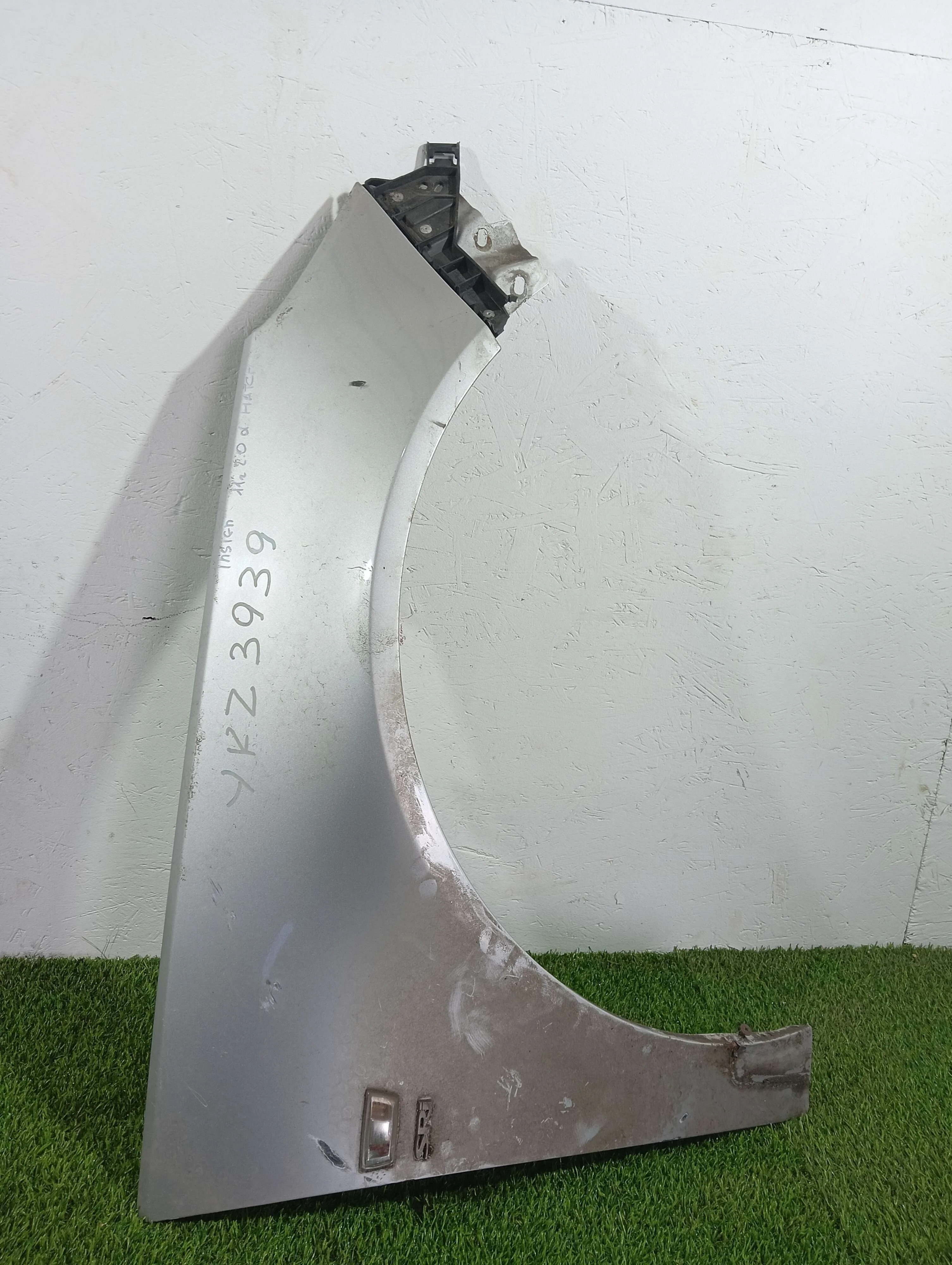 крыло переднее правое Opel Insignia 2.0 дизель 2012