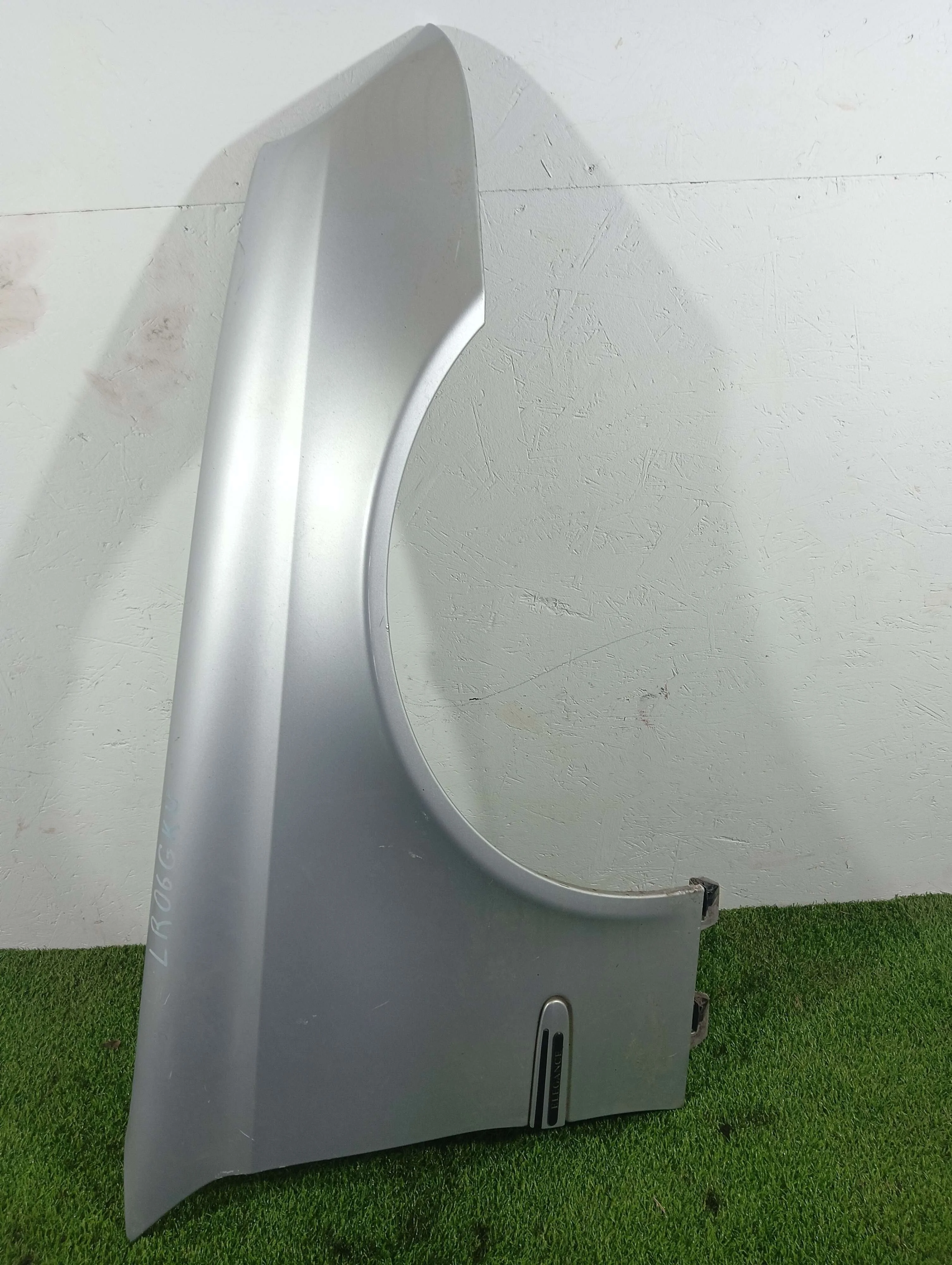 крыло переднее правое Mercedes-Benz E-Класс 2.2 дизель 2006