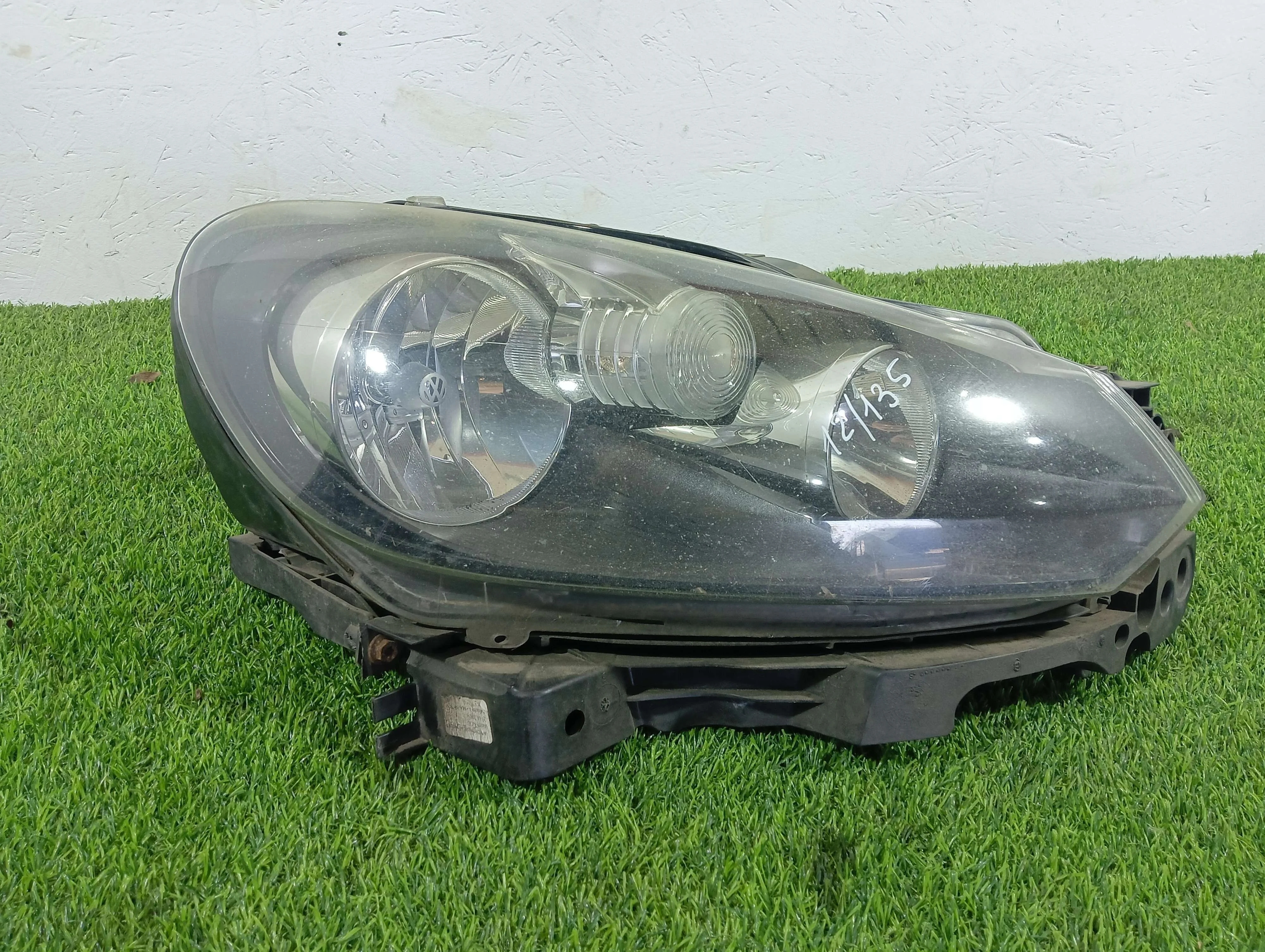 фара правая Volkswagen Golf 2.0 дизель 2009