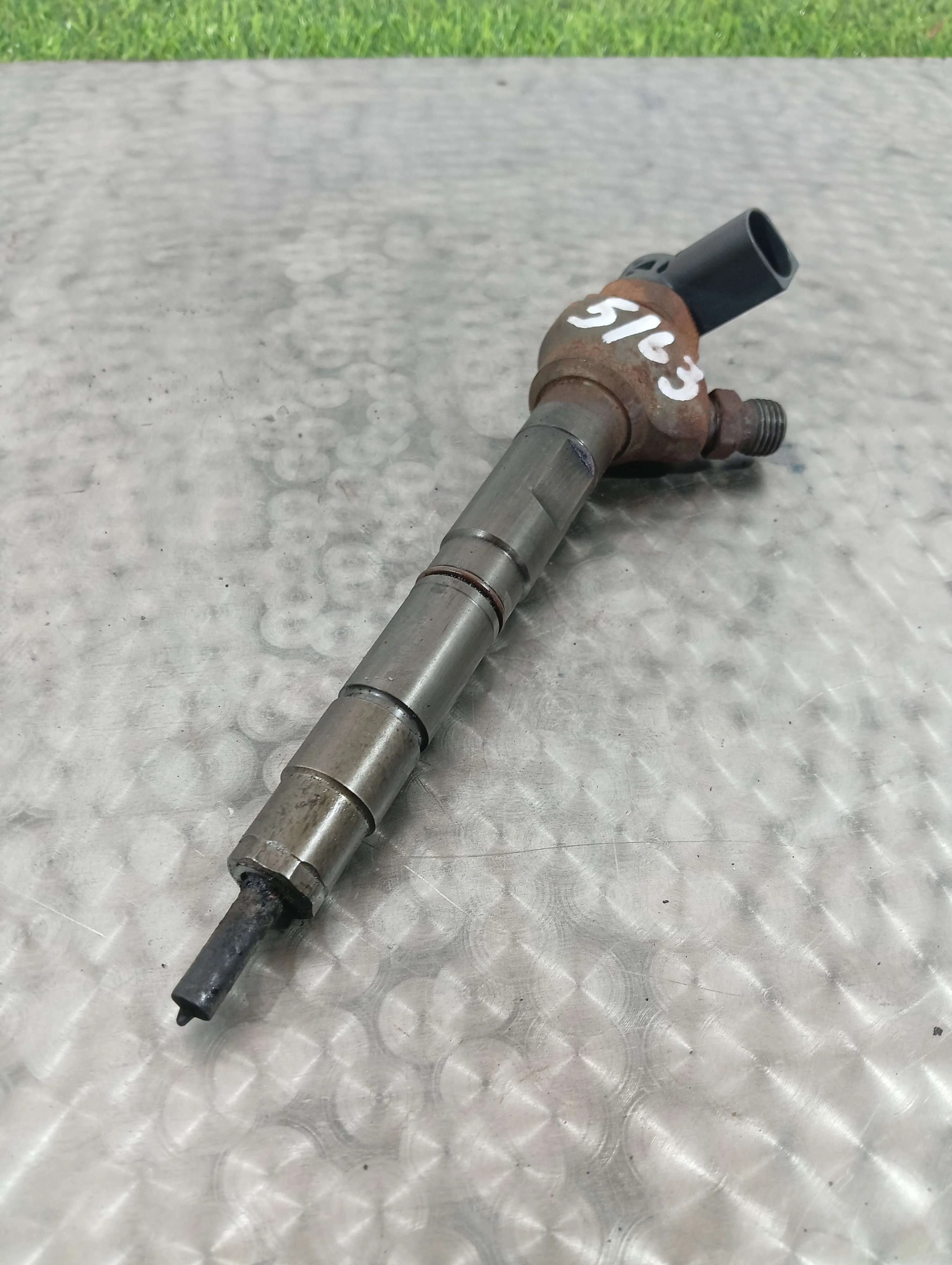 форсунка топливная Volkswagen Caddy 2.0 дизель 2012