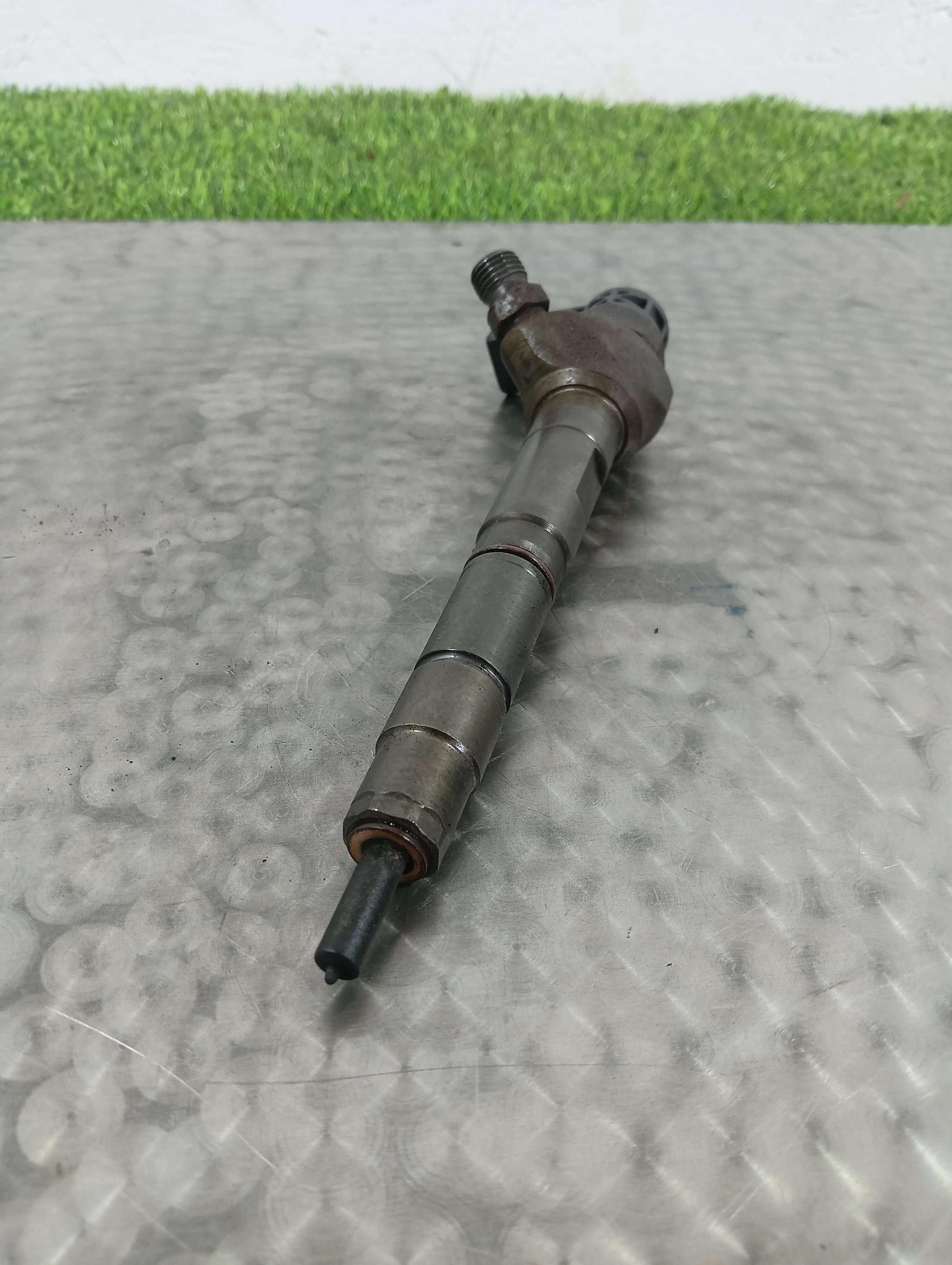 форсунка топливная Volkswagen Caddy 2.0 дизель 2012