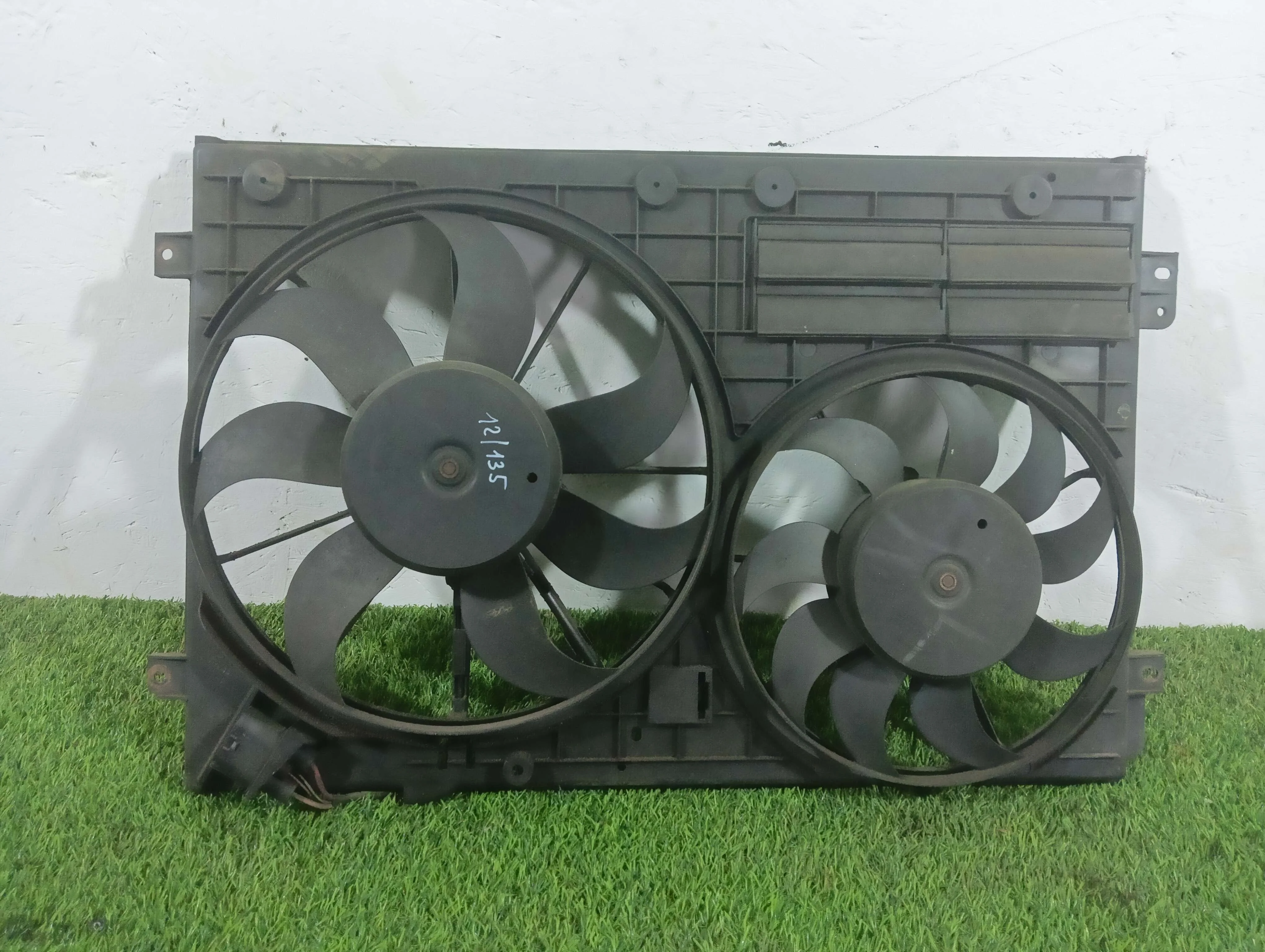 вентилятор охлаждения Volkswagen Golf 2.0 дизель 2009