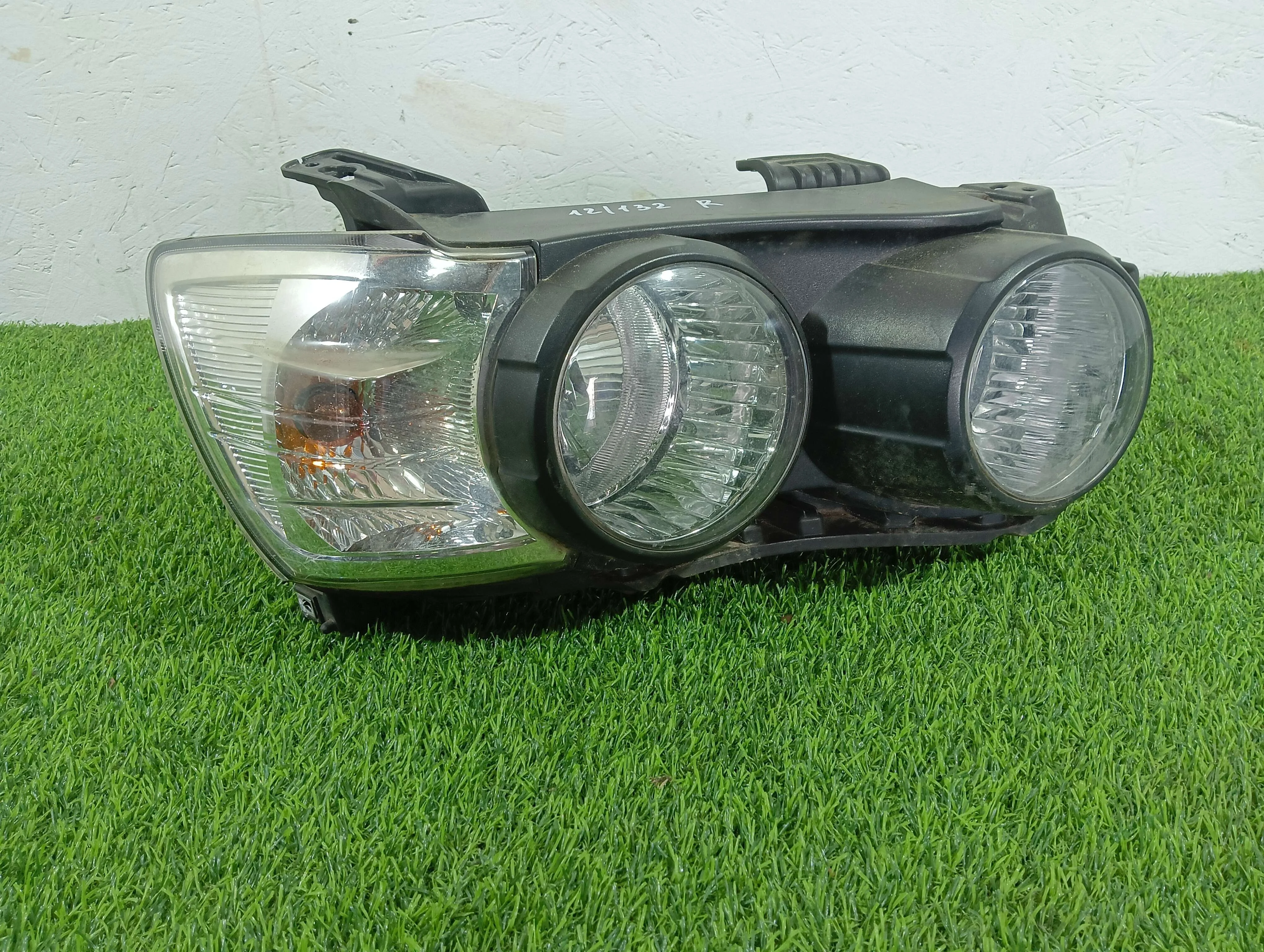 фара правая Chevrolet Aveo 1.6 бензин 2012