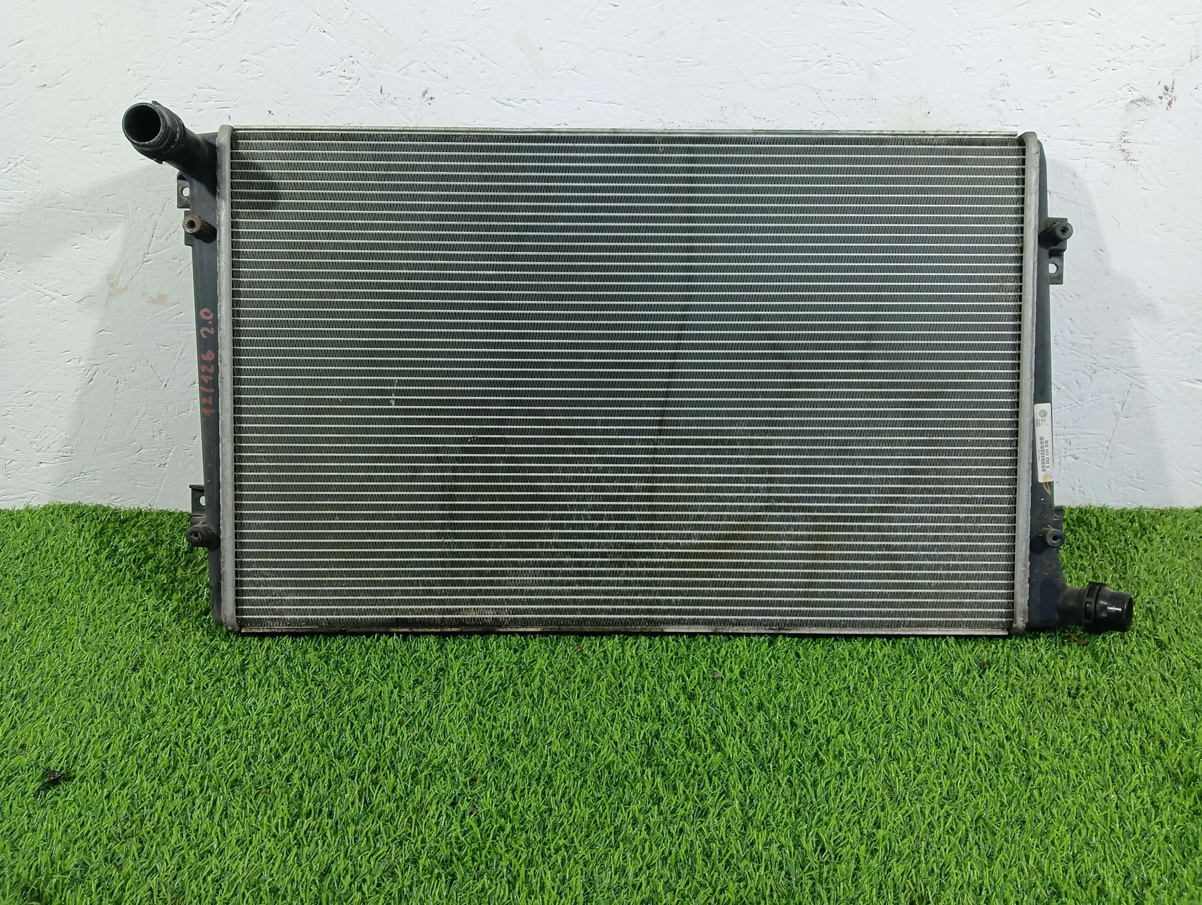радиатор основной Volkswagen Touran 2.0 дизель 2014