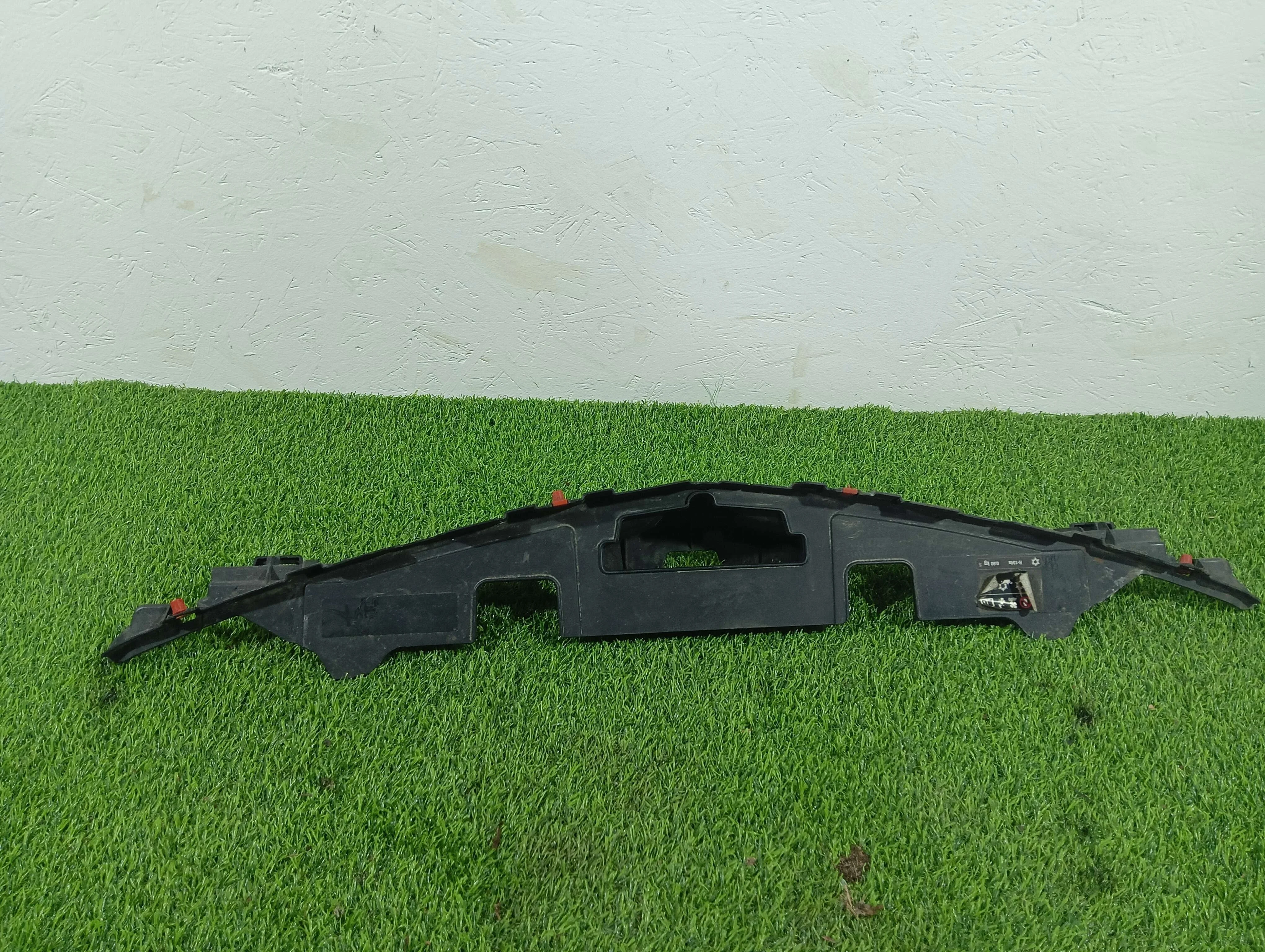 накладка замка капота Opel Insignia 2.0 дизель 2012