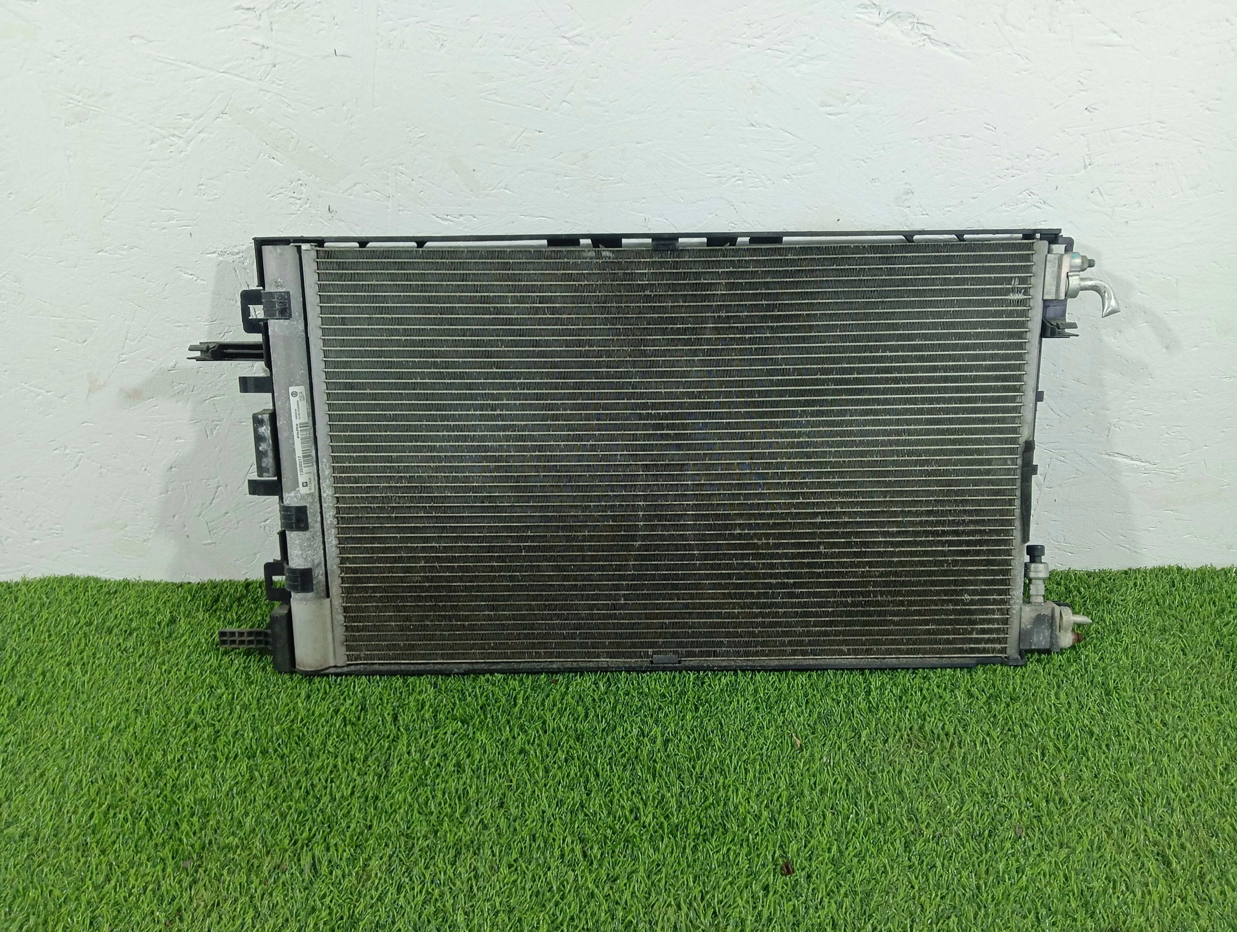 радиатор кондиционера Opel Insignia 2.0 дизель 2012