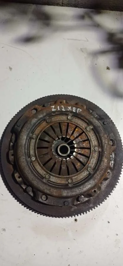 маховик Opel Corsa  бензин 2006