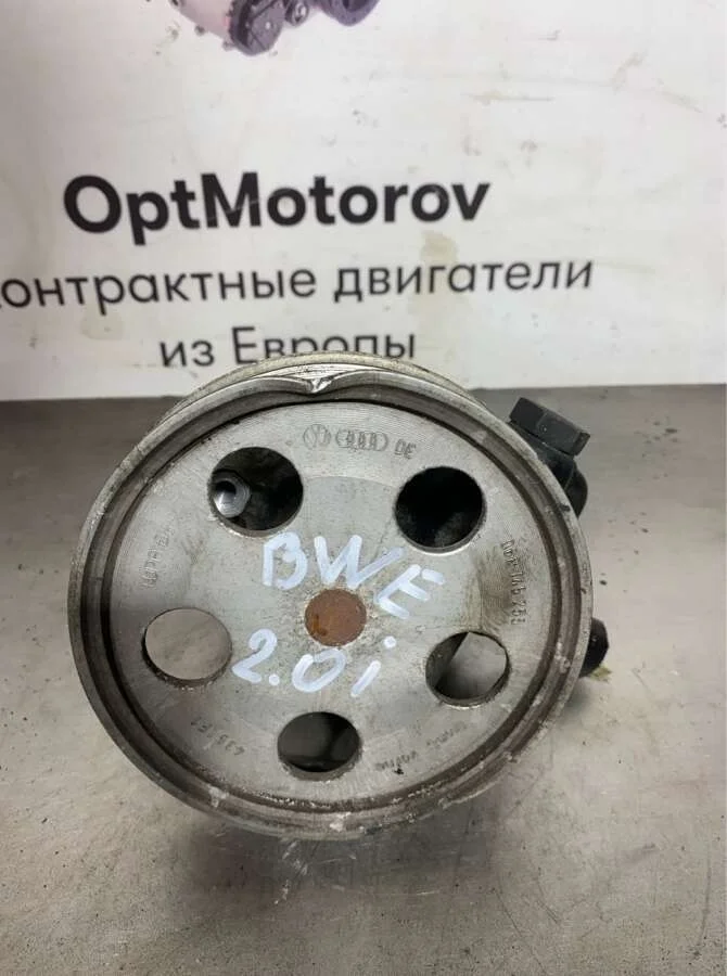 насос гидроусилителя руля Audi A4  бензин 2009