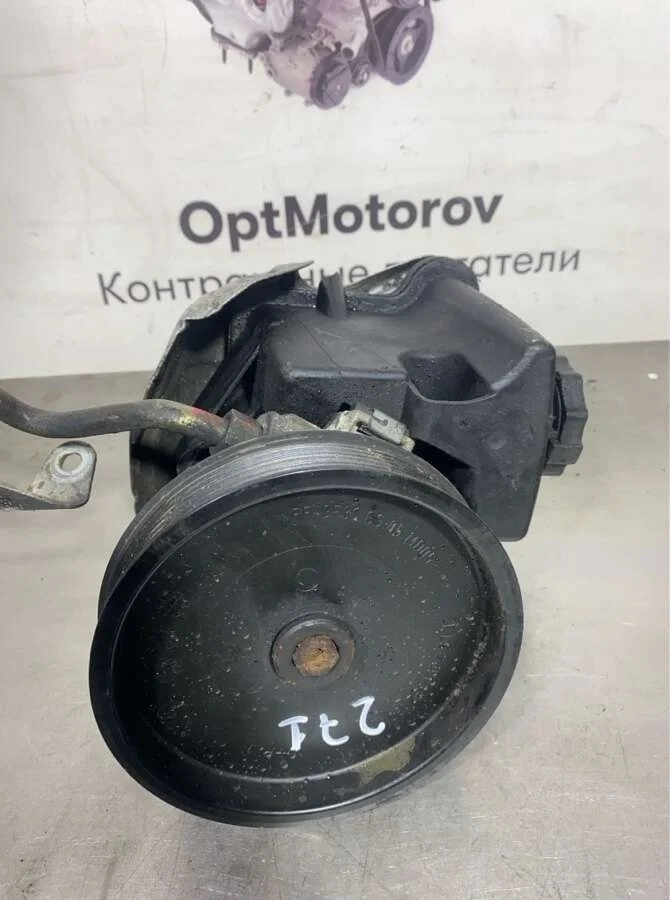 насос гидроусилителя руля Mercedes-Benz C-Класс   2008