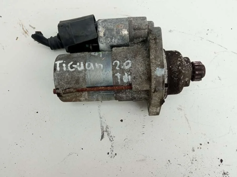 стартер Volkswagen Passat  дизель 2010