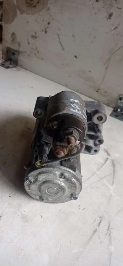 стартер Peugeot 207  бензин 2009