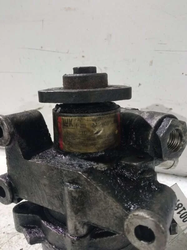 насос гидроусилителя руля Mercedes-Benz C-Класс   2001