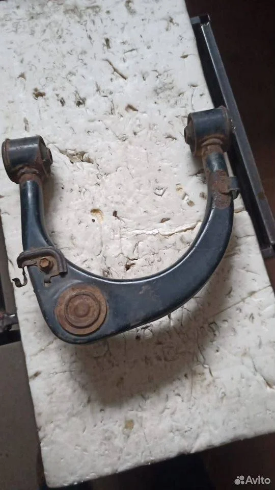 Рычаг передний верхний правый Toyota Land Cruiser 200 (2007—2012)