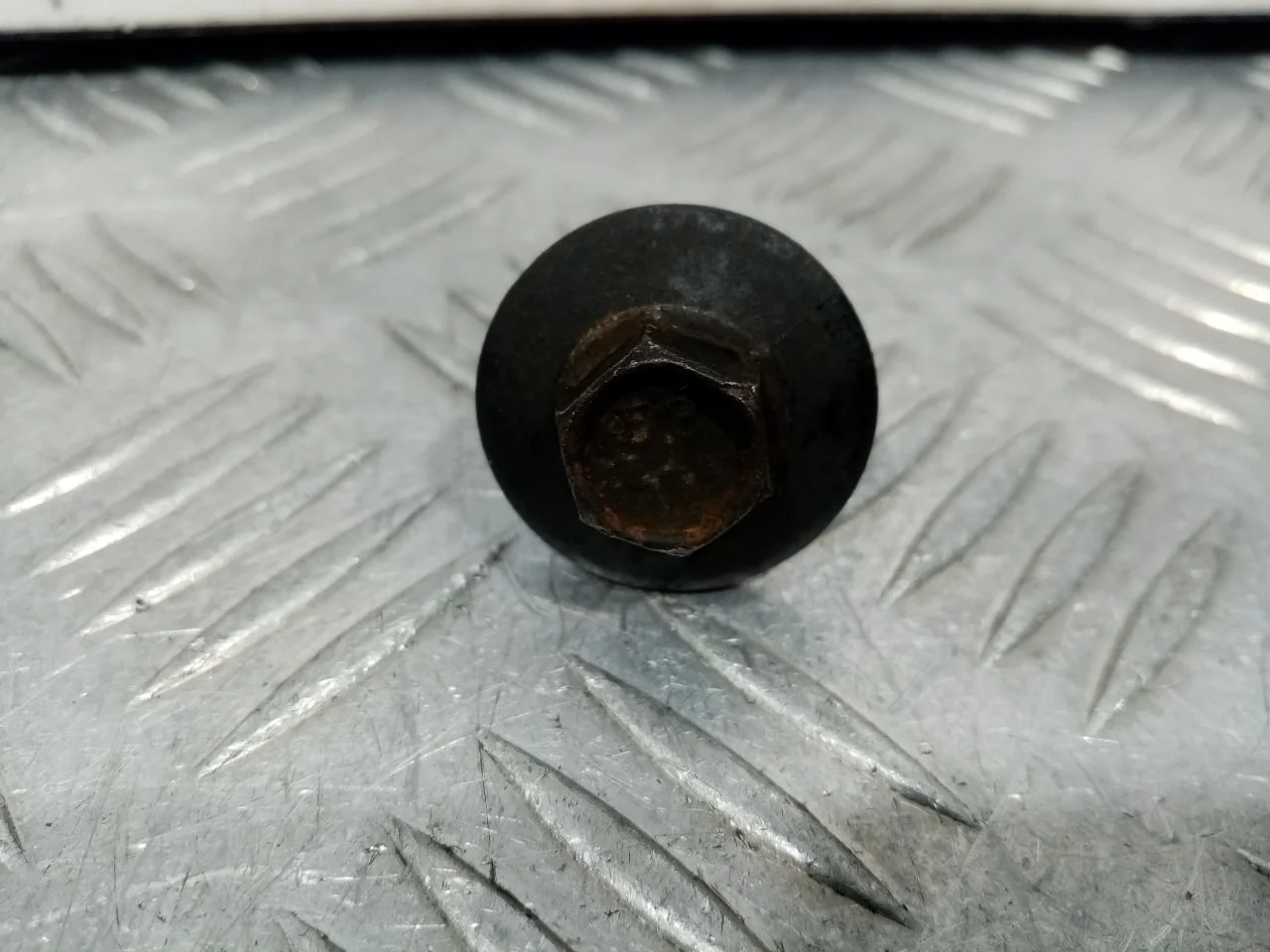 [Б/У] Пробка масляного поддона M14X1.5 [Код: 00638831 ]