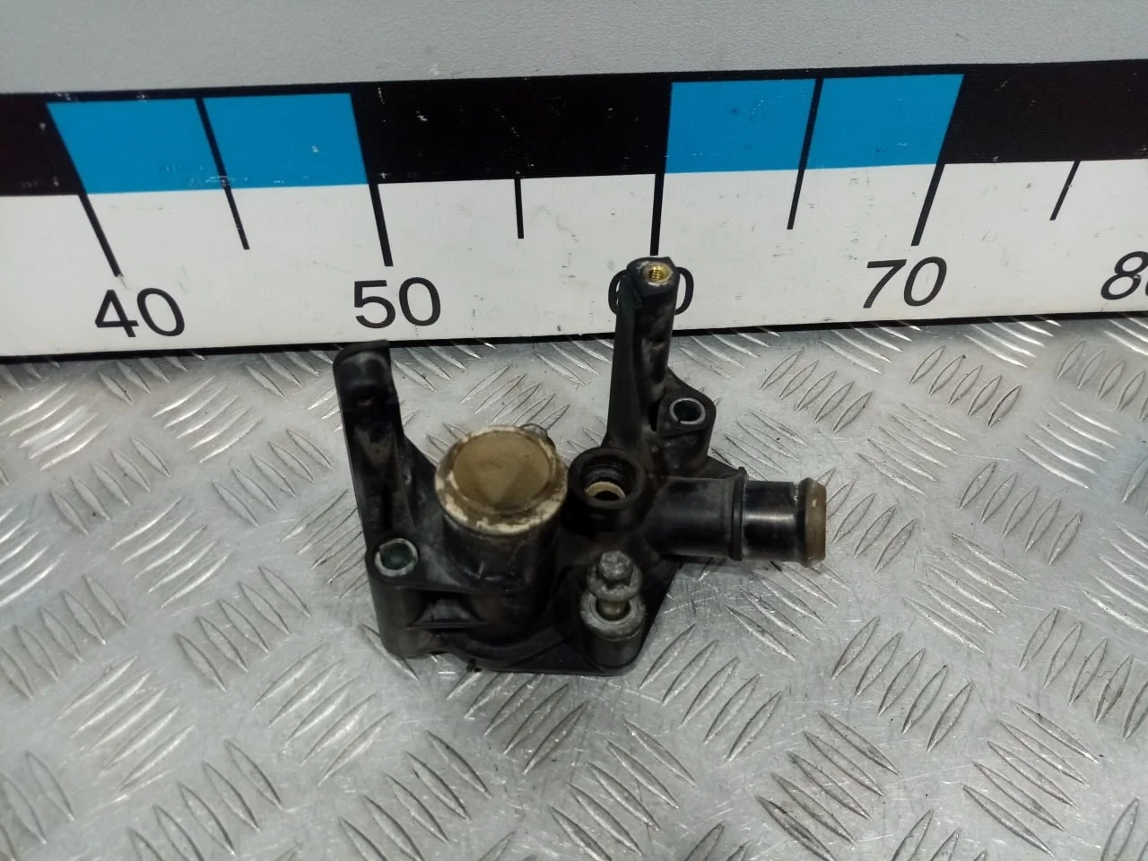 [Б/У] Фланец двигателя системы охлаждения Ford [Код: 00638352 ]