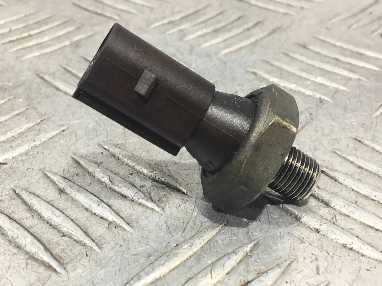 [Б/У] Датчик давления масла Vag [Код: 00639014 ]