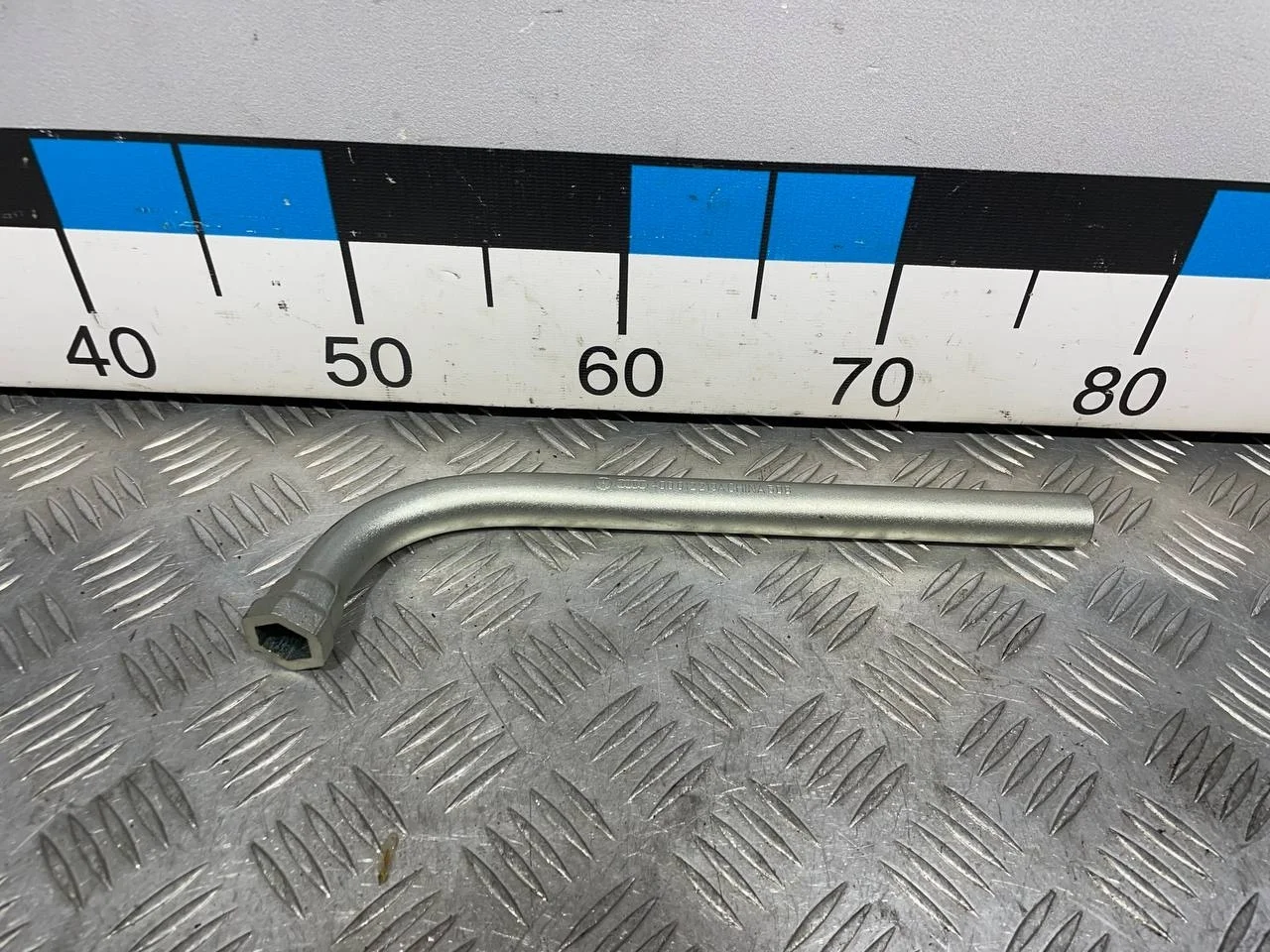 [Б/У] Торцовый ключ Skoda VW Seat Audi [Код: 00639215 ]