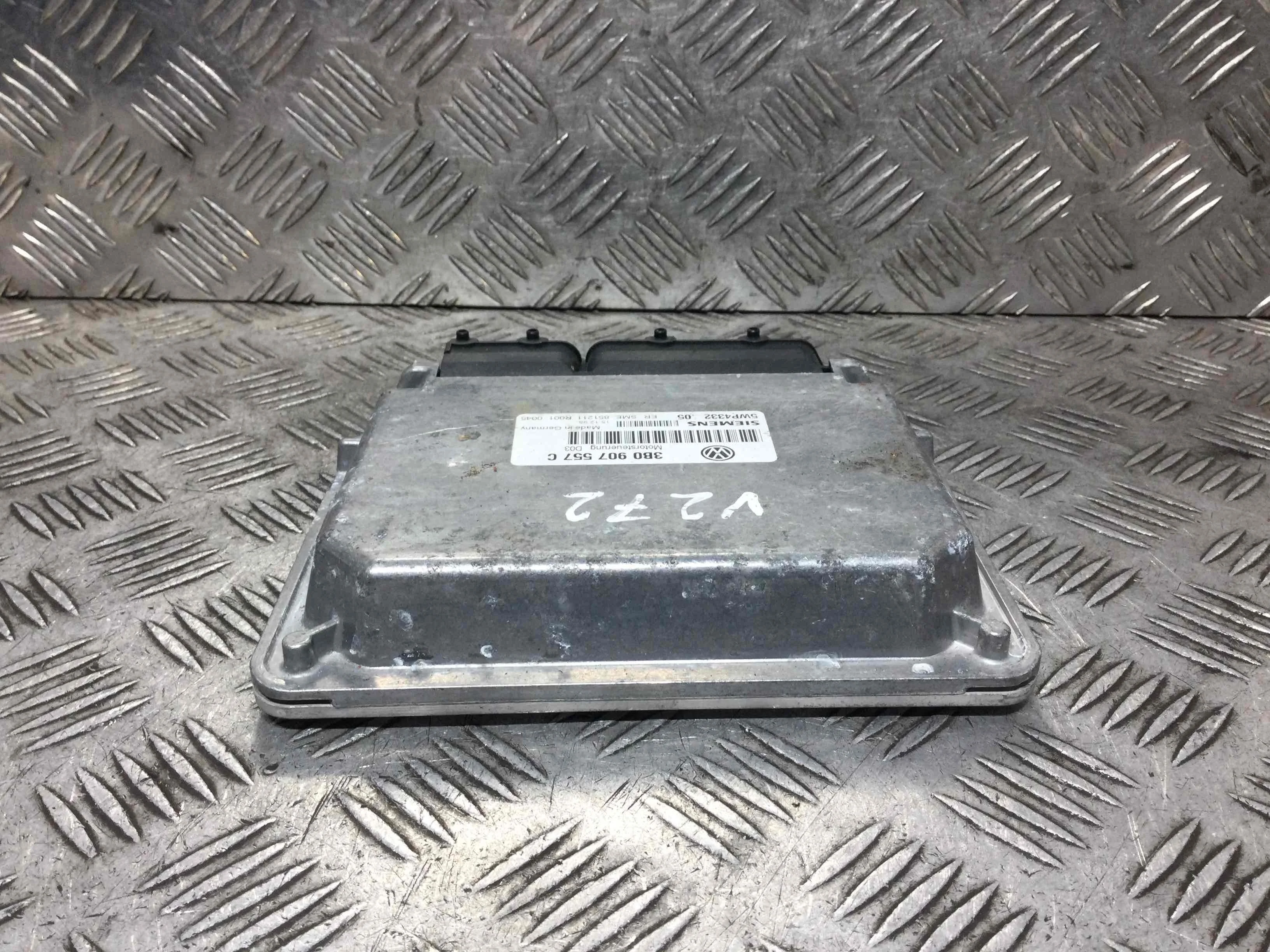 Блок управления двигателем Volkswagen Passat B5 (1996-2000) бензин 1.6 i Механика Универсал